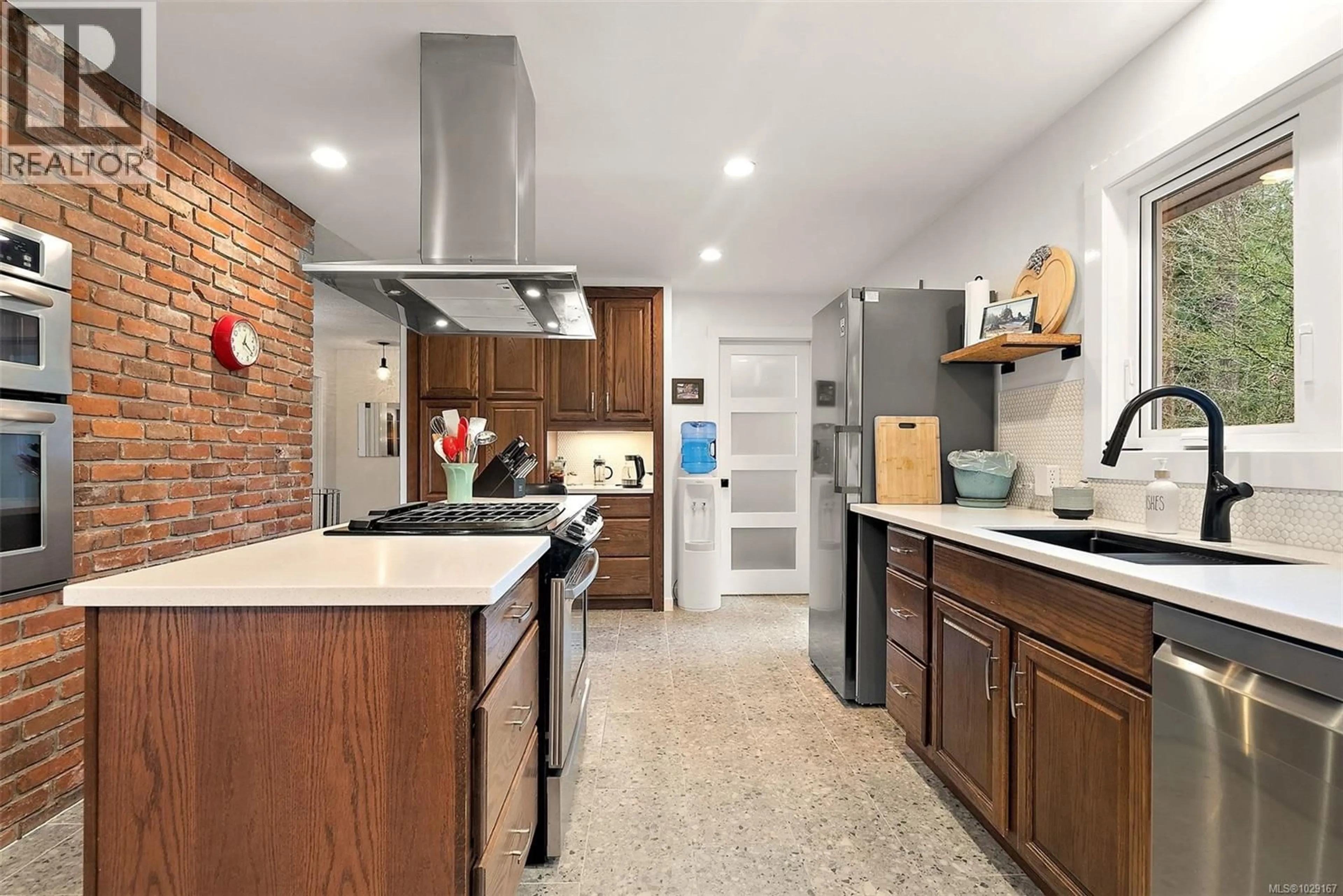 Contemporary kitchen, ceramic/tile floor for 5817 CURRY ROAD, Duncan British Columbia V9L6E6