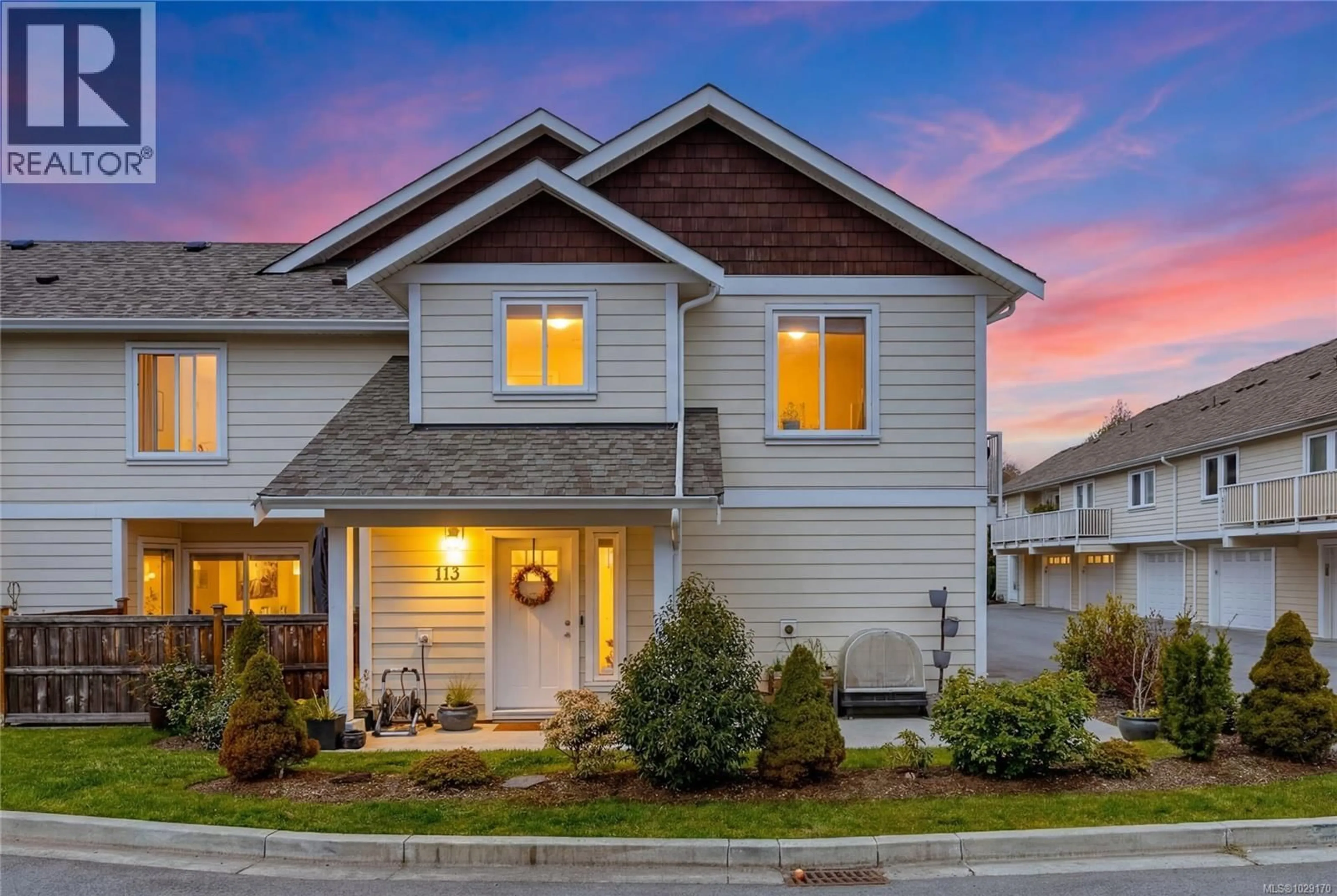 Home with vinyl exterior material, street for 113 - 2038 GATEWOOD ROAD, Sooke British Columbia V9Z0L6