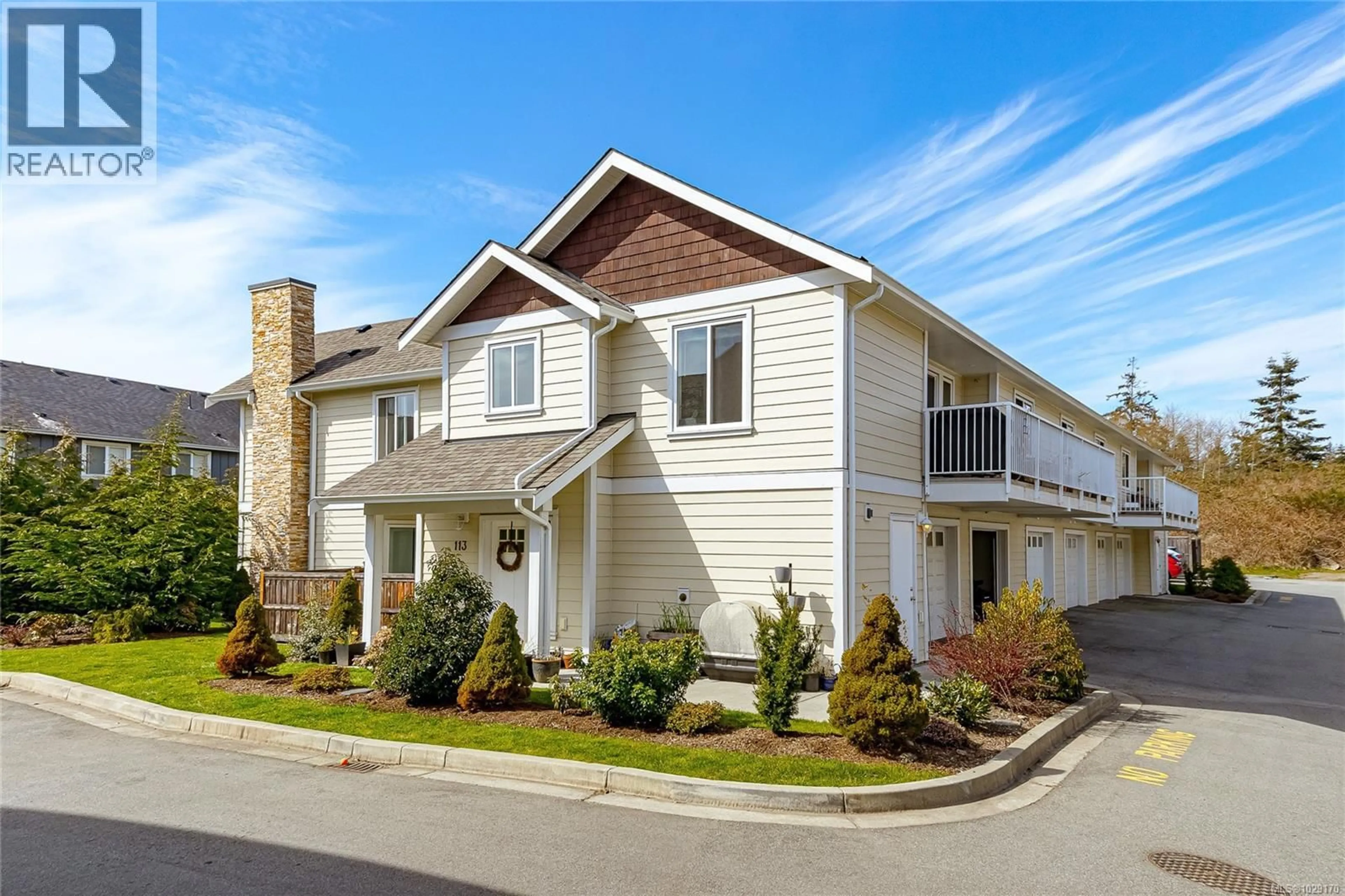 Home with vinyl exterior material, street for 113 - 2038 GATEWOOD ROAD, Sooke British Columbia V9Z0L6