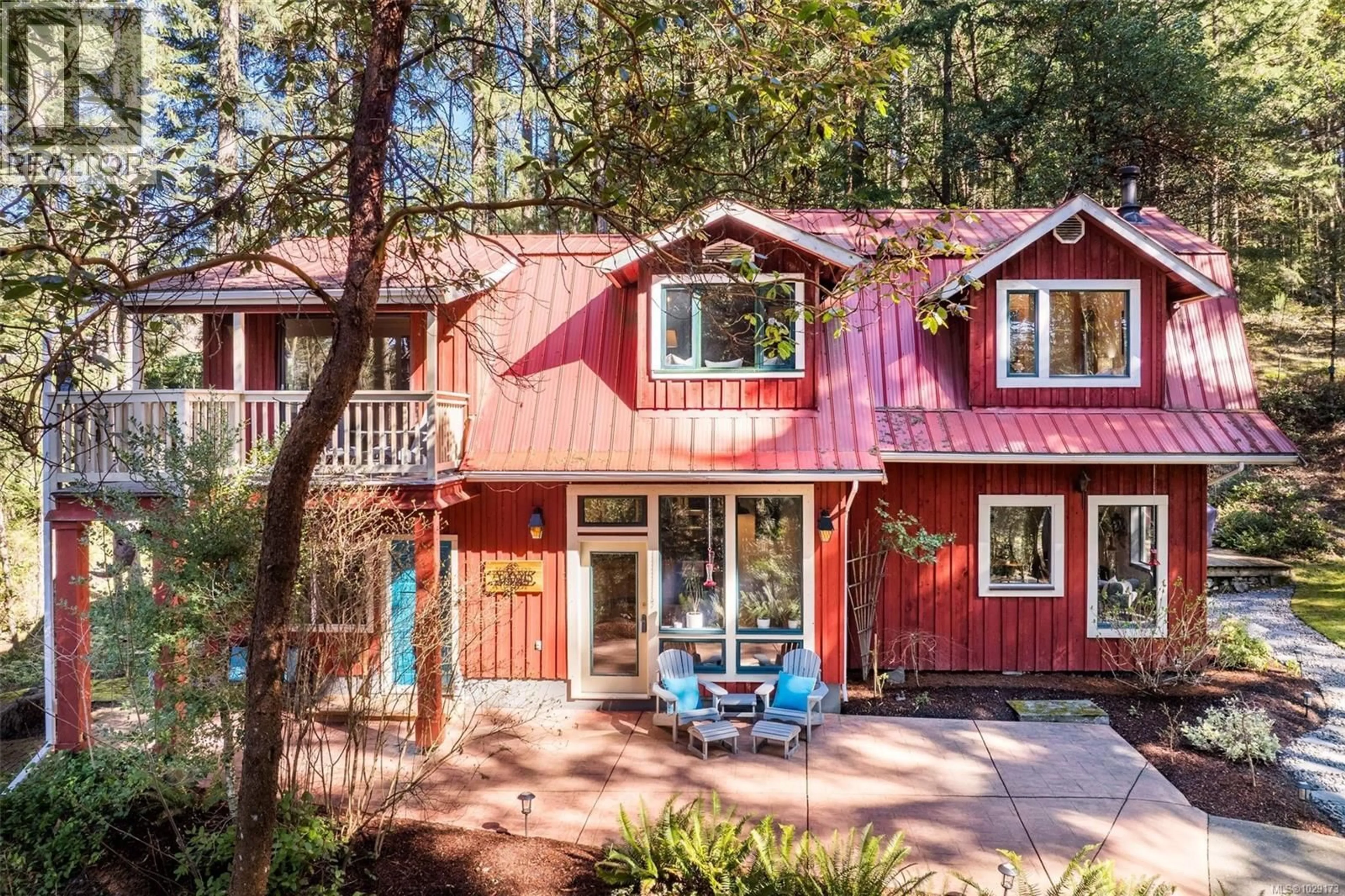 A pic from outside/outdoor area/front of a property/back of a property/a pic from drone, unknown for 3778 KINGBURNE DRIVE, Cobble Hill British Columbia V8H0J7