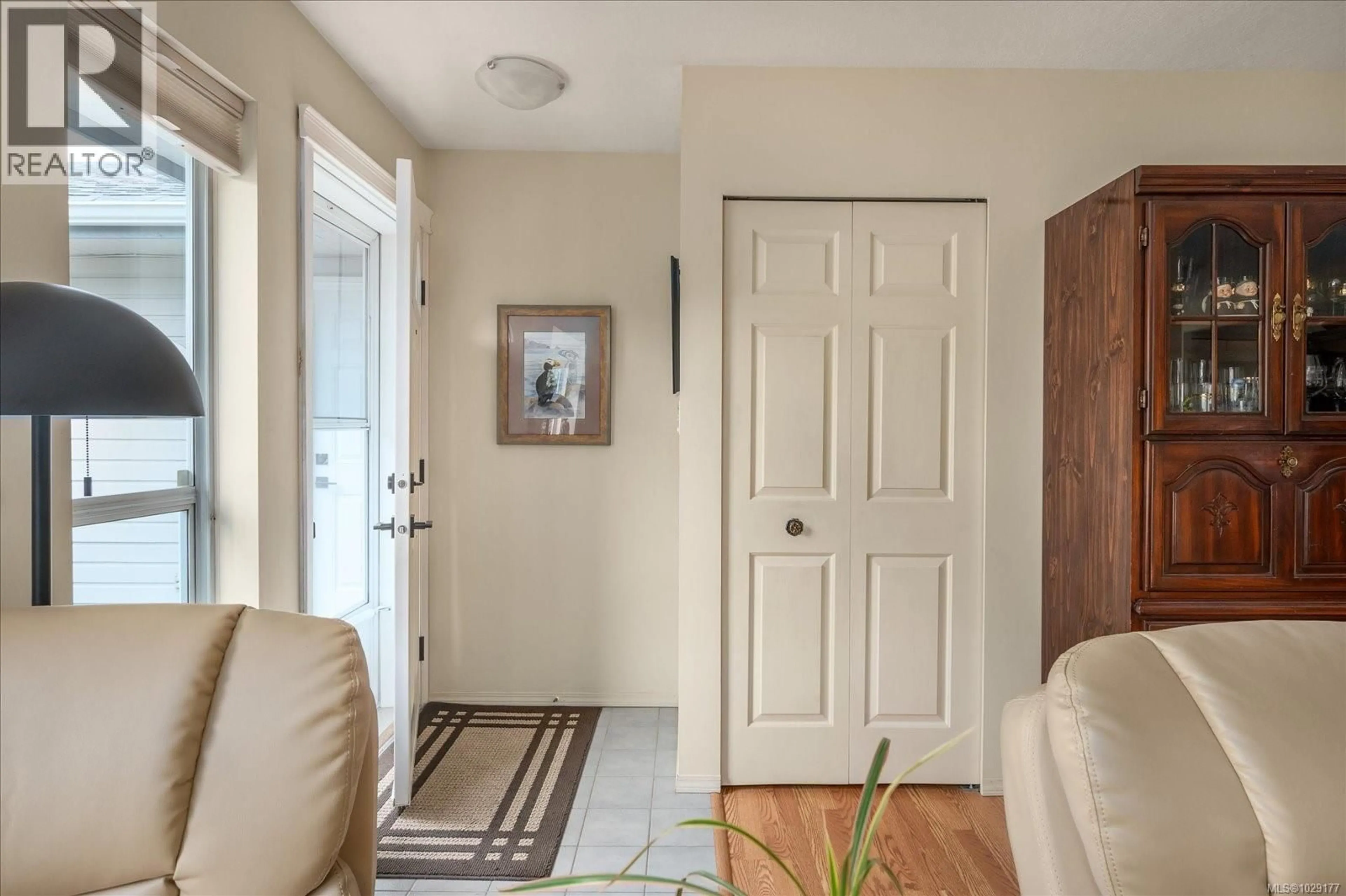 Indoor entryway for 492 AQUILA PLACE, Parksville British Columbia V9P1C1