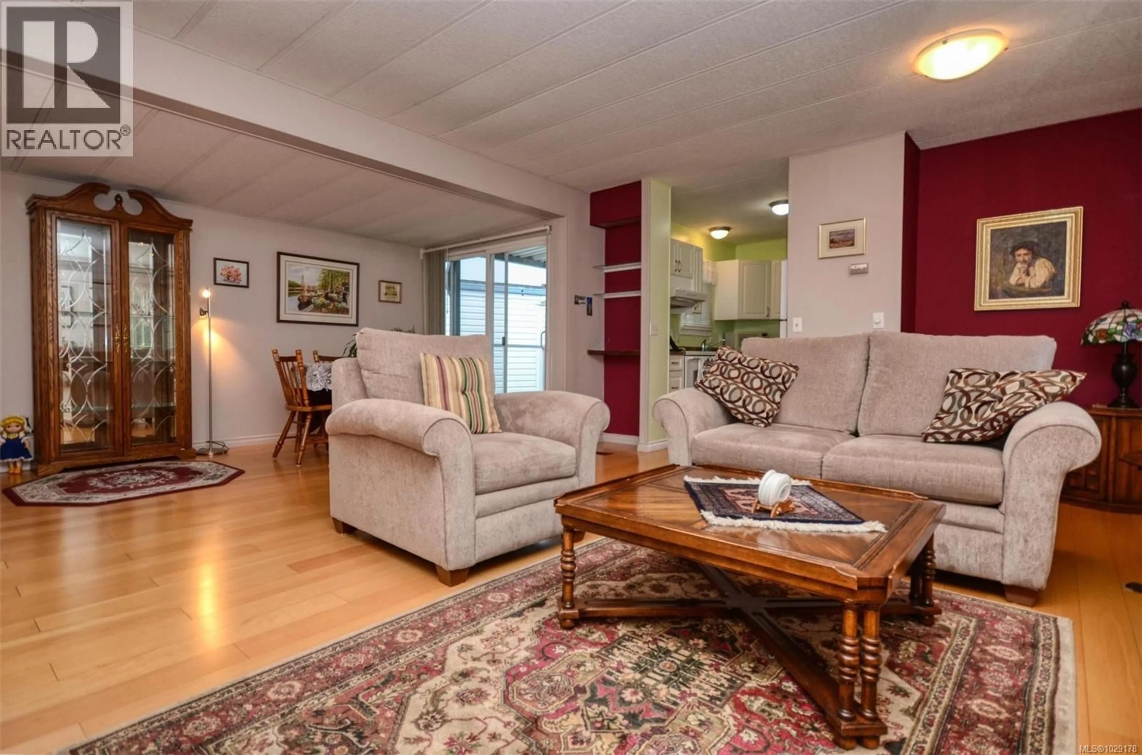 Living room with furniture, unknown for 9413 BROOKWOOD DRIVE, Sidney British Columbia V8L4H1