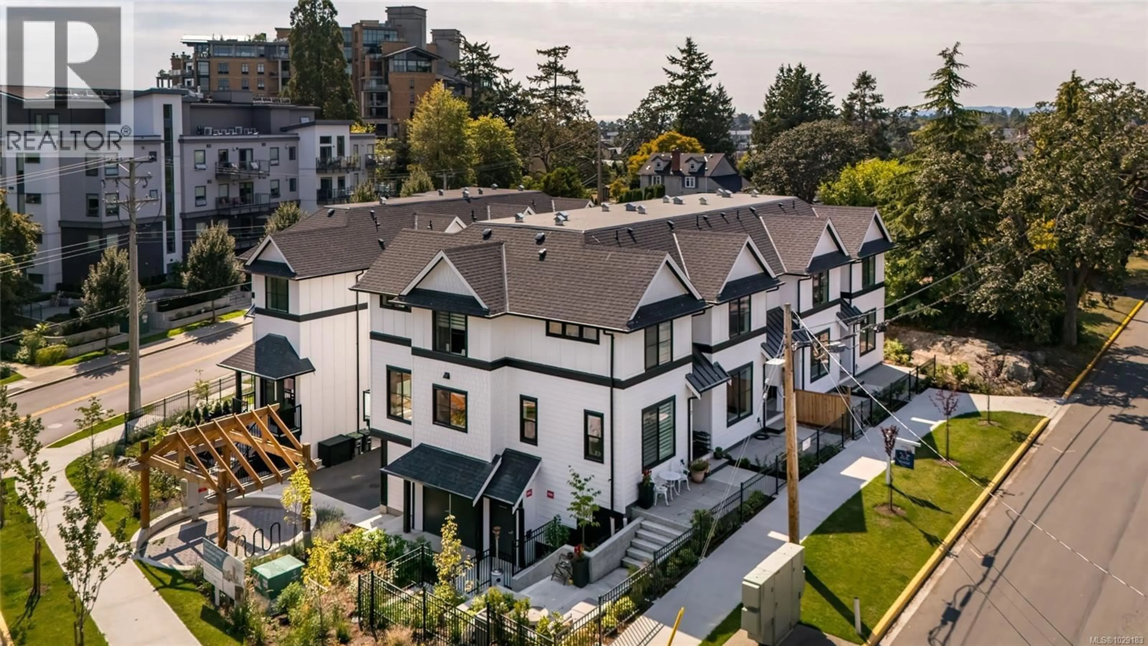 Unknown for 5 - 820 DUNSMUIR ROAD, Esquimalt British Columbia V9A5B7