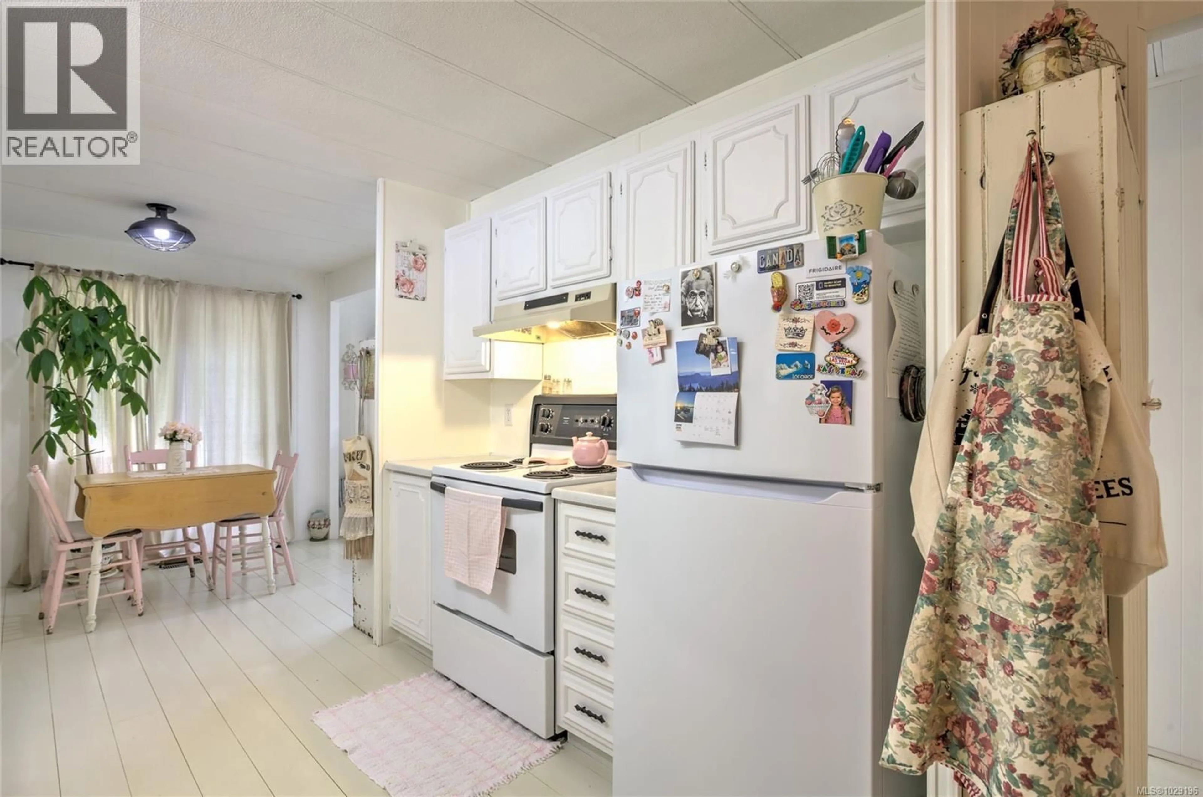 Standard kitchen, unknown for 274 - 2885 BOYS ROAD, Duncan British Columbia V9L4Y9