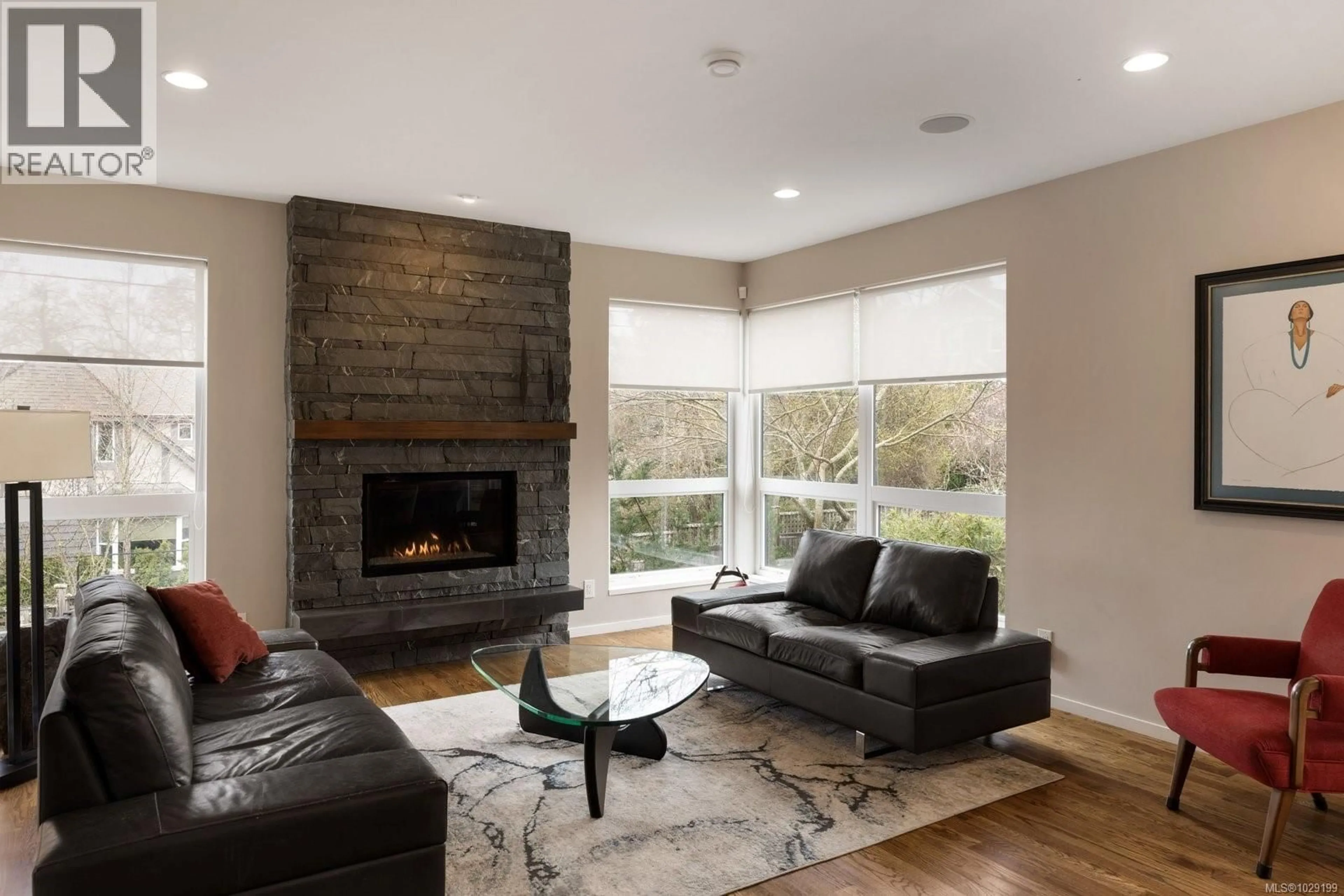 Living room with furniture, unknown for 409 CHADWICK PLACE, Victoria British Columbia V8S1H4