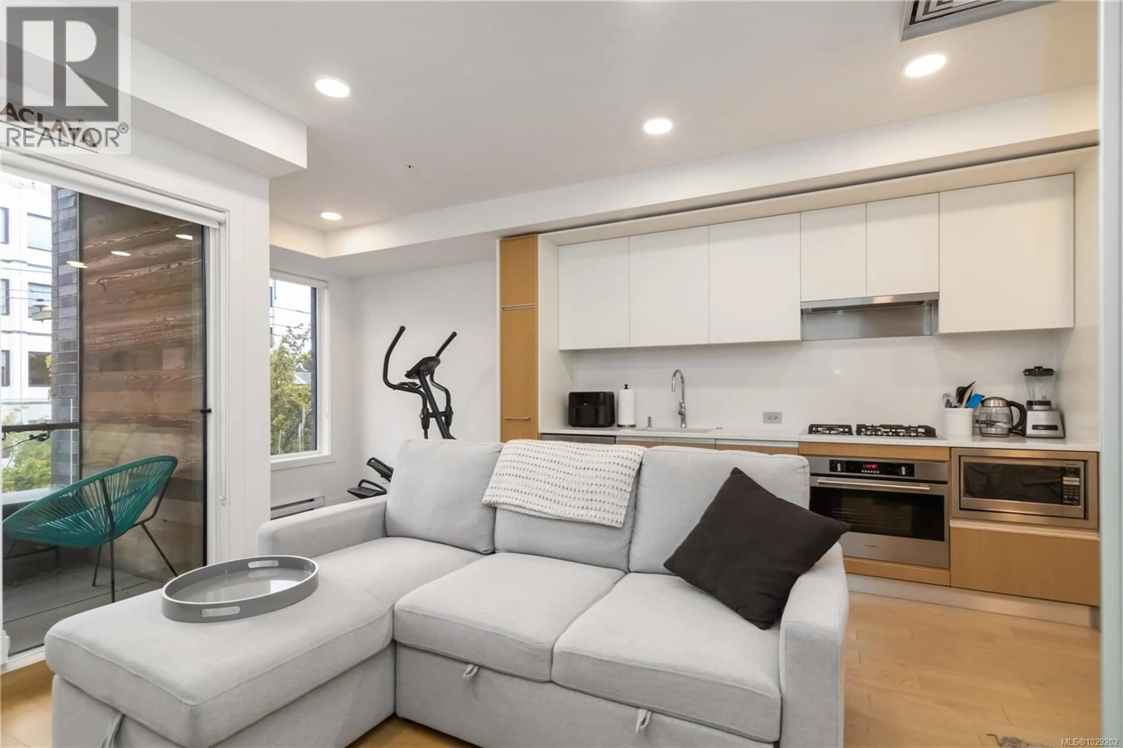 Unknown for 409 - 1033 COOK STREET, Victoria British Columbia V8V0E1