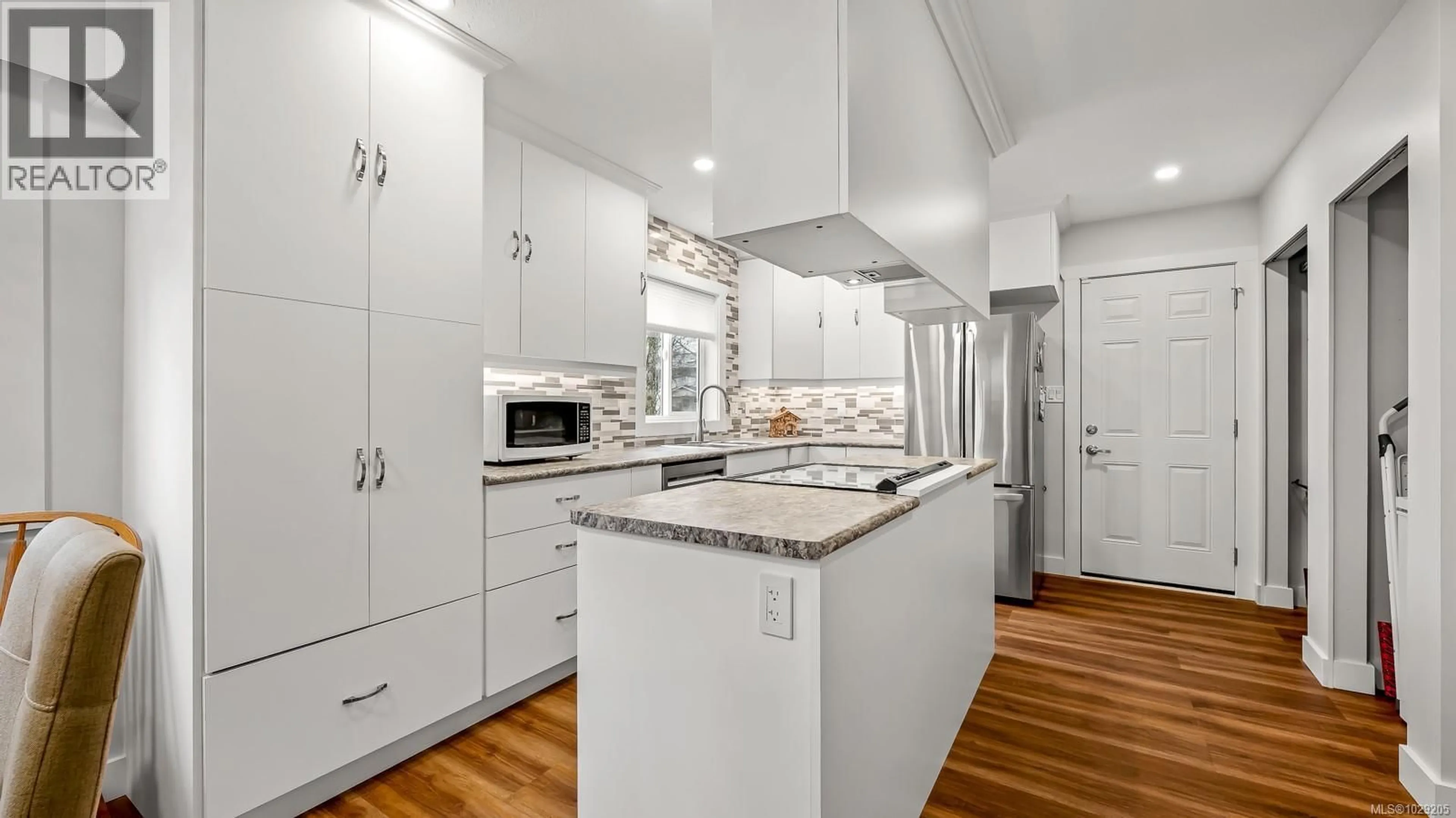 Unknown for A - 2052 1ST STREET, Courtenay British Columbia V9N5N4