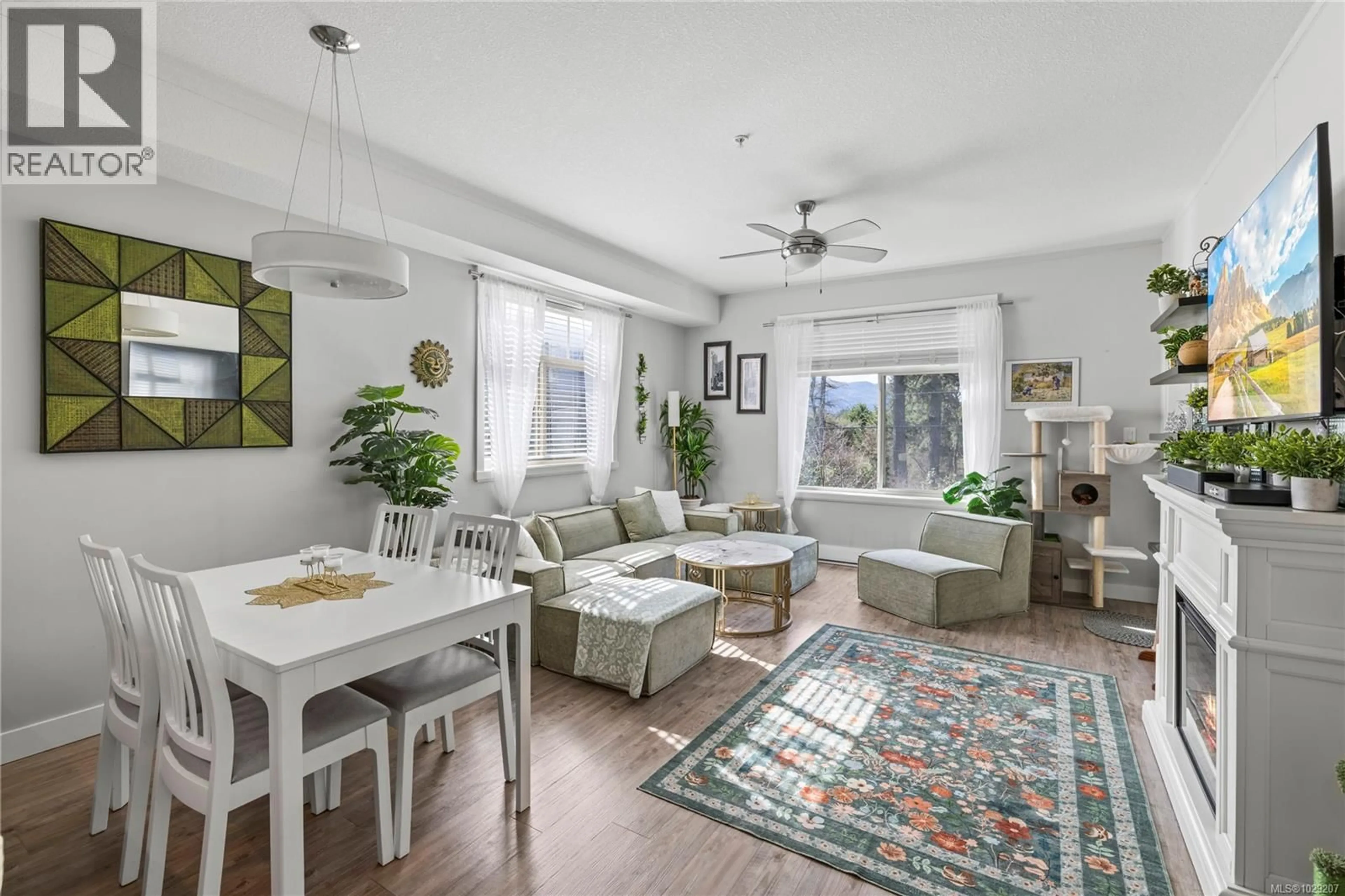 Living room with furniture, unknown for 210 - 1900 TULSA ROAD, Nanaimo British Columbia V9S0C2