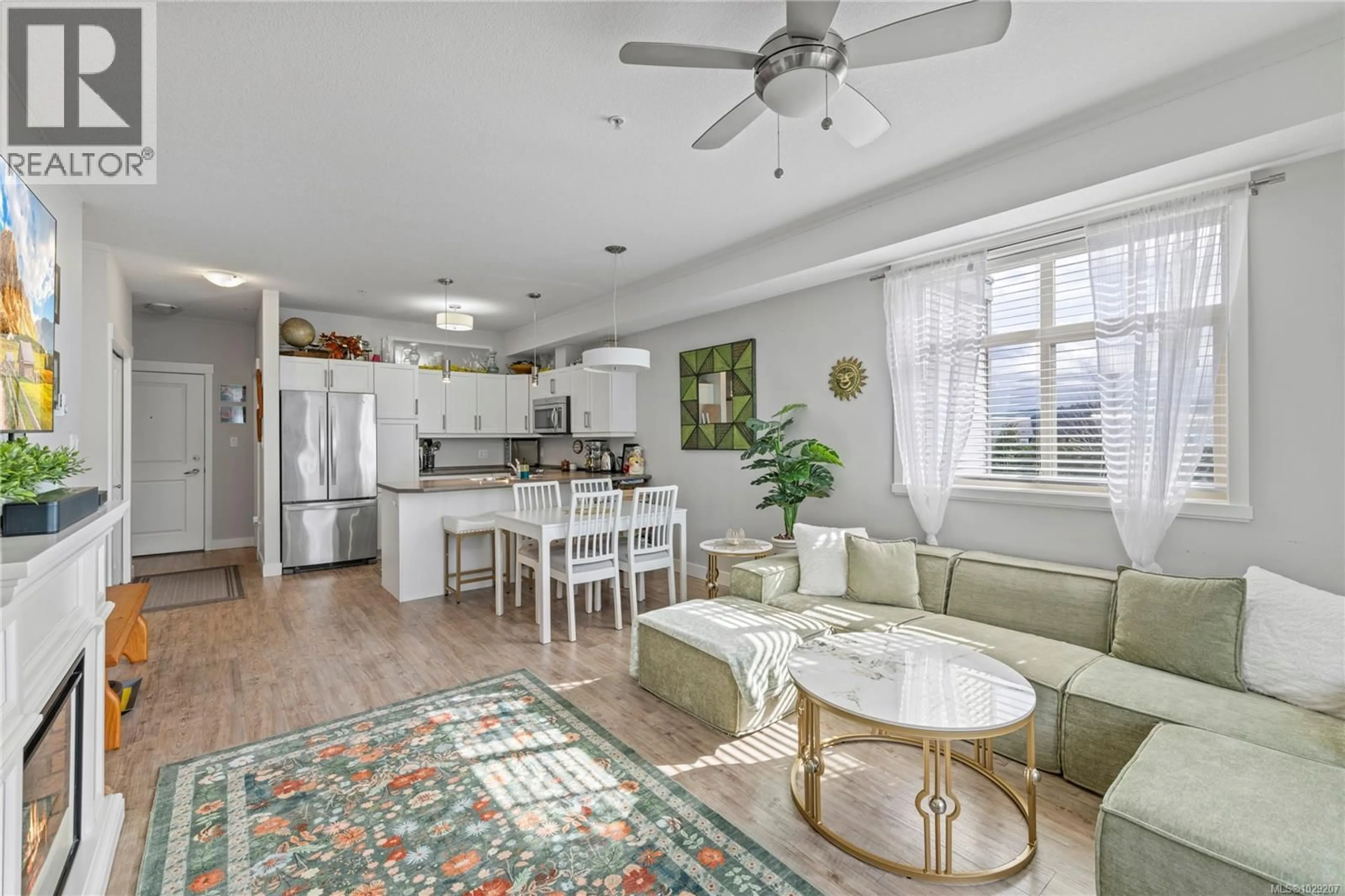 Open concept kitchen, ceramic/tile floor for 210 - 1900 TULSA ROAD, Nanaimo British Columbia V9S0C2