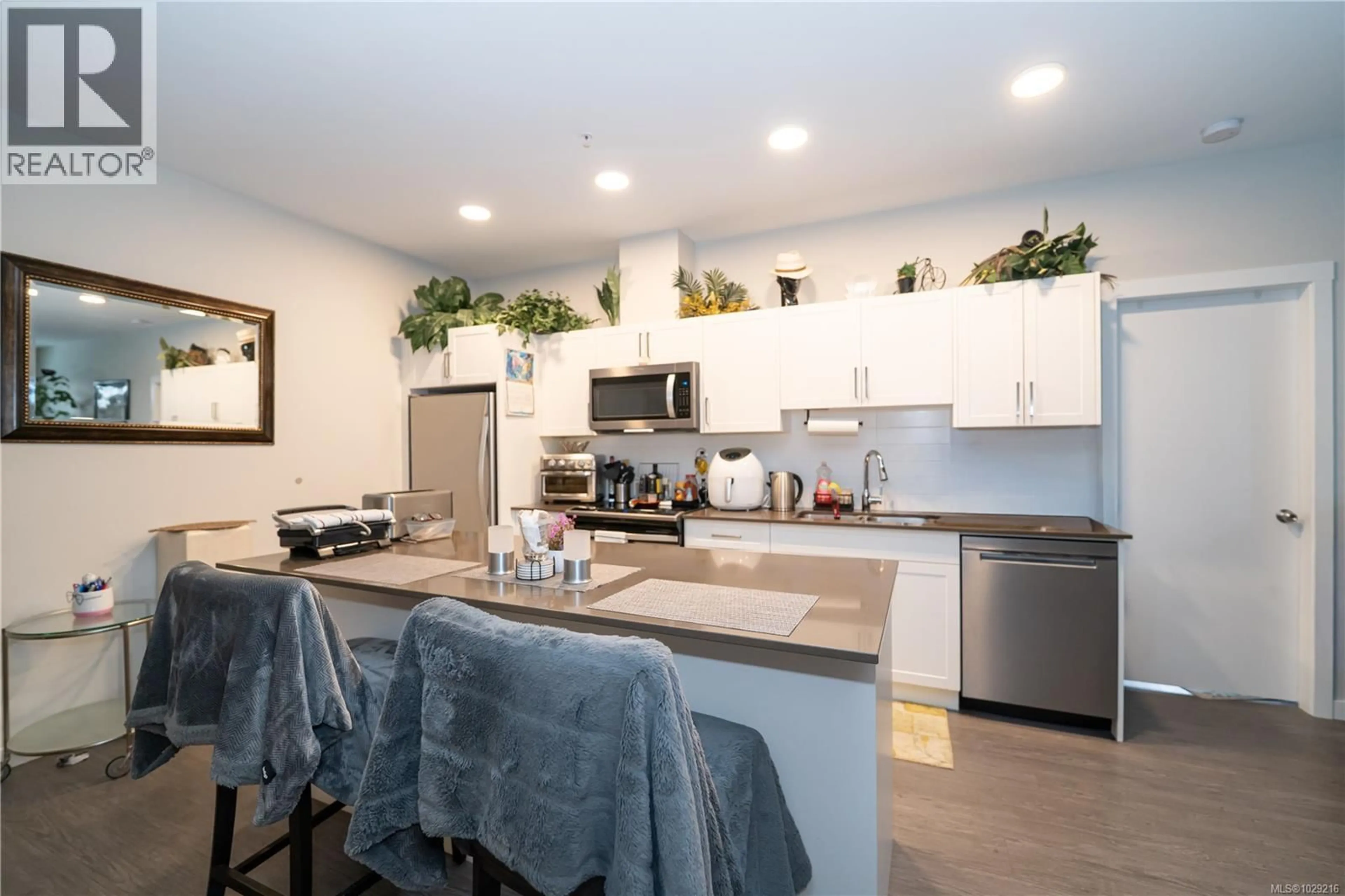Open concept kitchen, unknown for 209 - 2843 JACKLIN ROAD, Langford British Columbia V9B4P4
