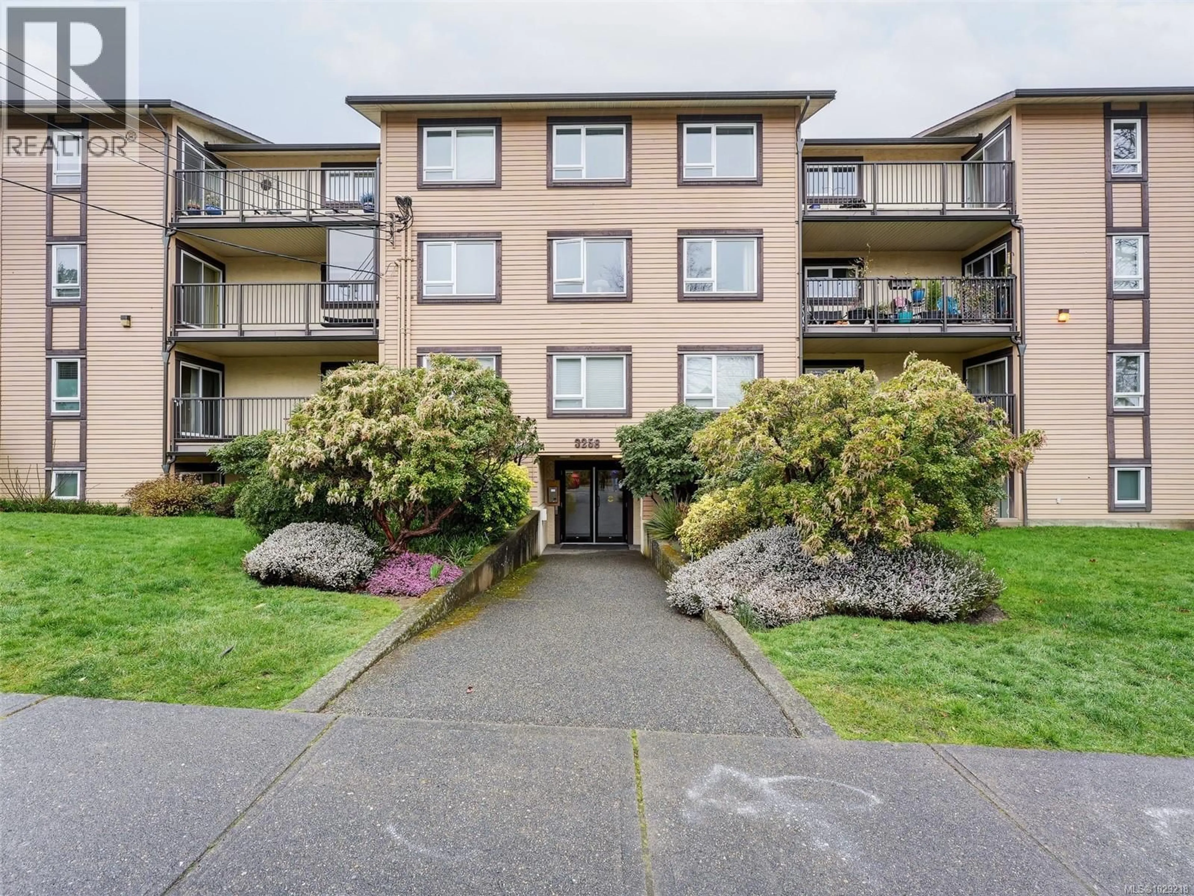 Unknown for 406 - 3258 ALDER STREET, Saanich British Columbia V8X1P3