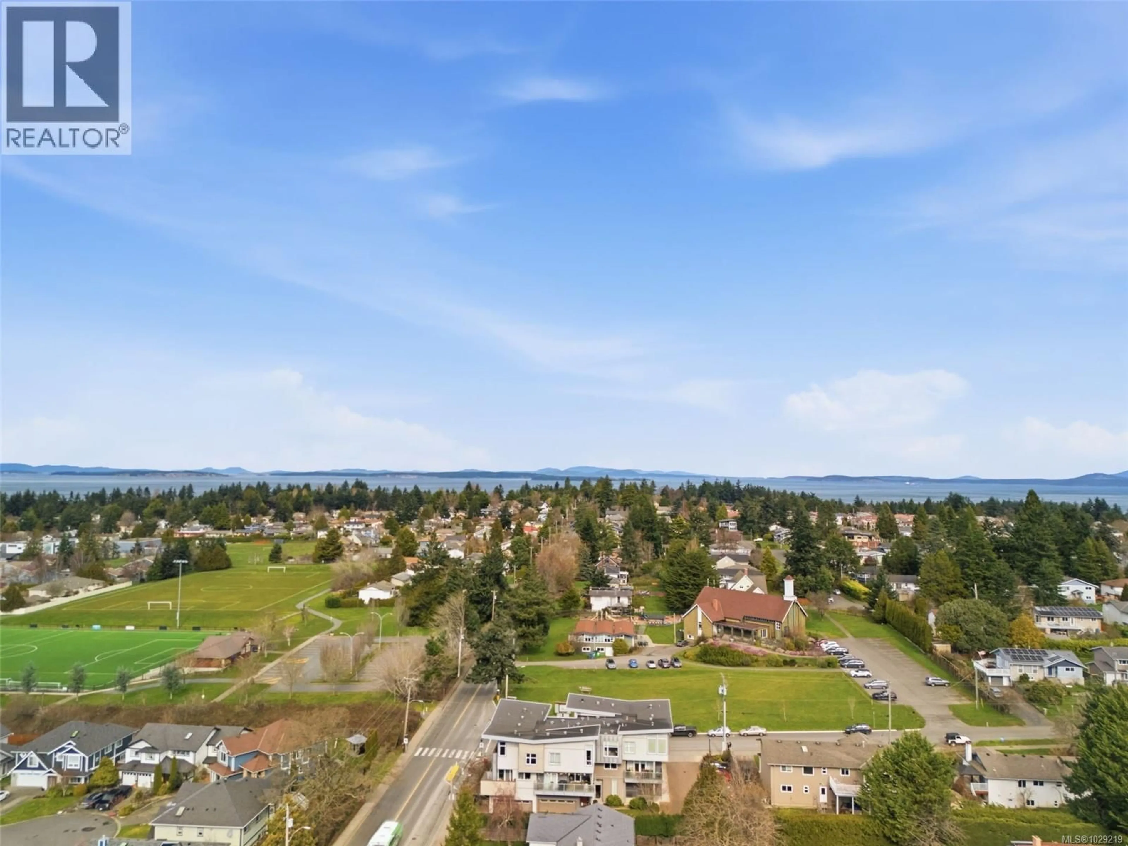 A pic from outside/outdoor area/front of a property/back of a property/a pic from drone, water/lake/river/ocean view for 104 - 4343 TYNDALL AVENUE, Saanich British Columbia V8N3R9