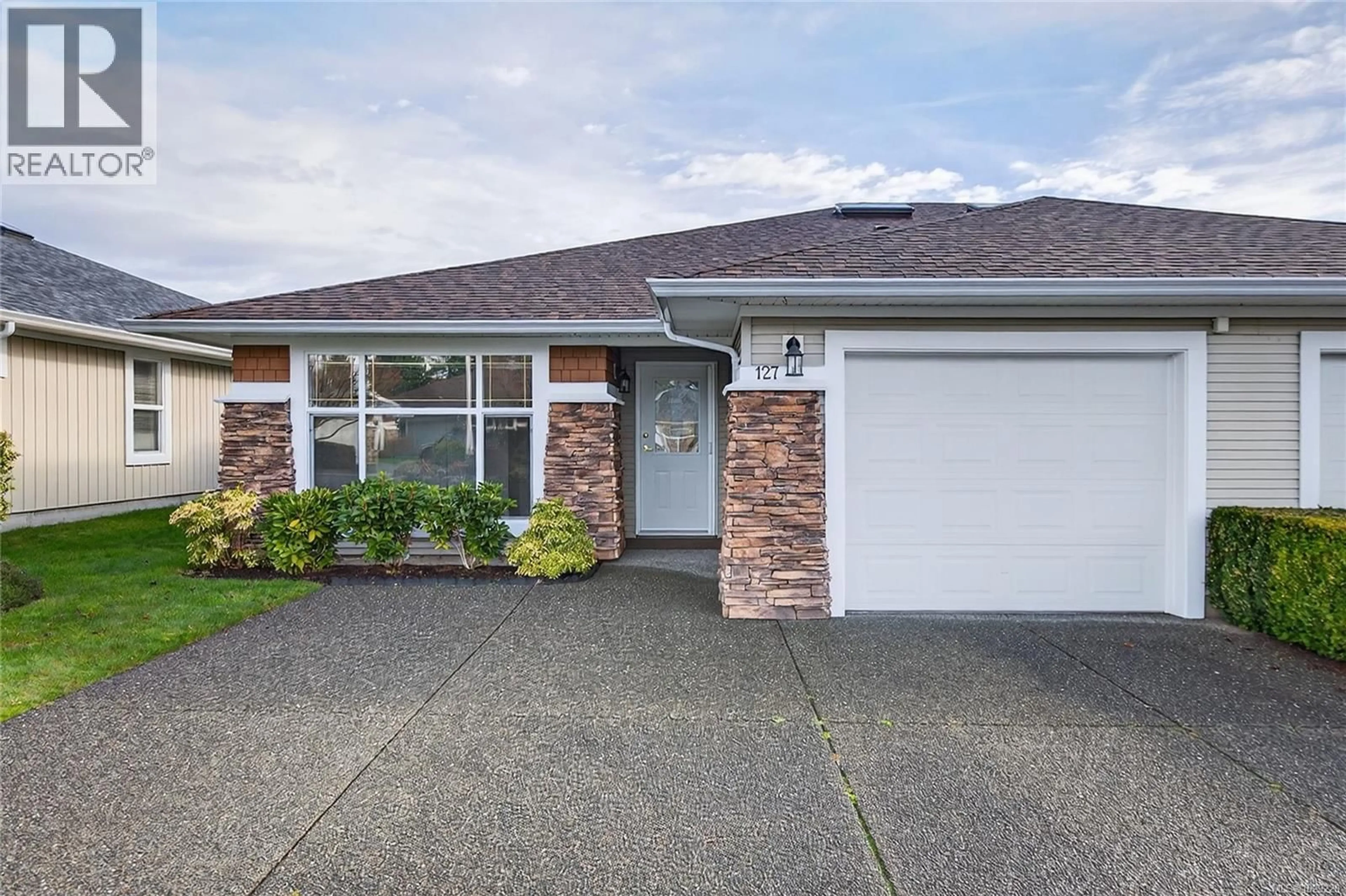 Home with vinyl exterior material, street for 127 - 1919 ST. ANDREWS PLACE, Courtenay British Columbia V9N9J4