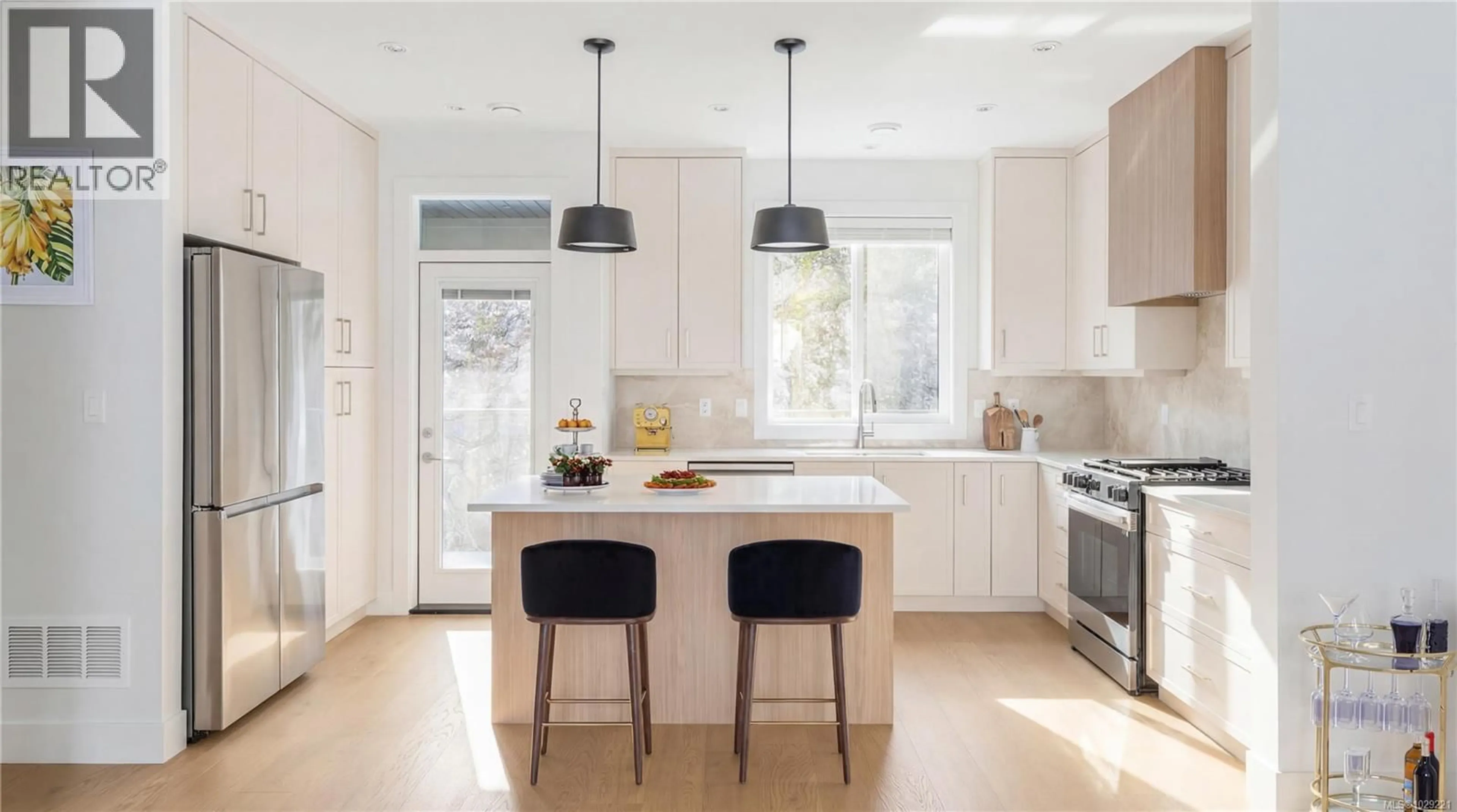 Contemporary kitchen, unknown for 3419 HORIZON TERRACE, Langford British Columbia V9C4L5