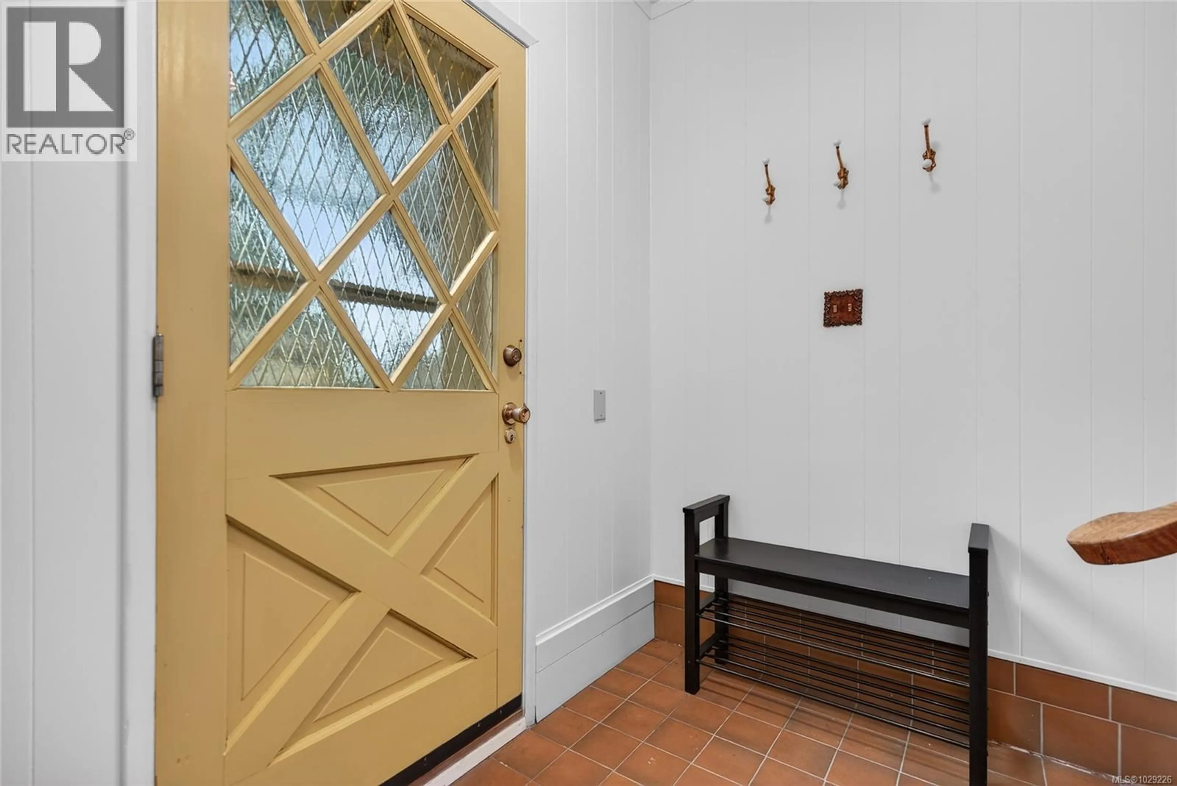 Indoor entryway for 1516 BALSAM AVENUE, Comox British Columbia V9M2P2