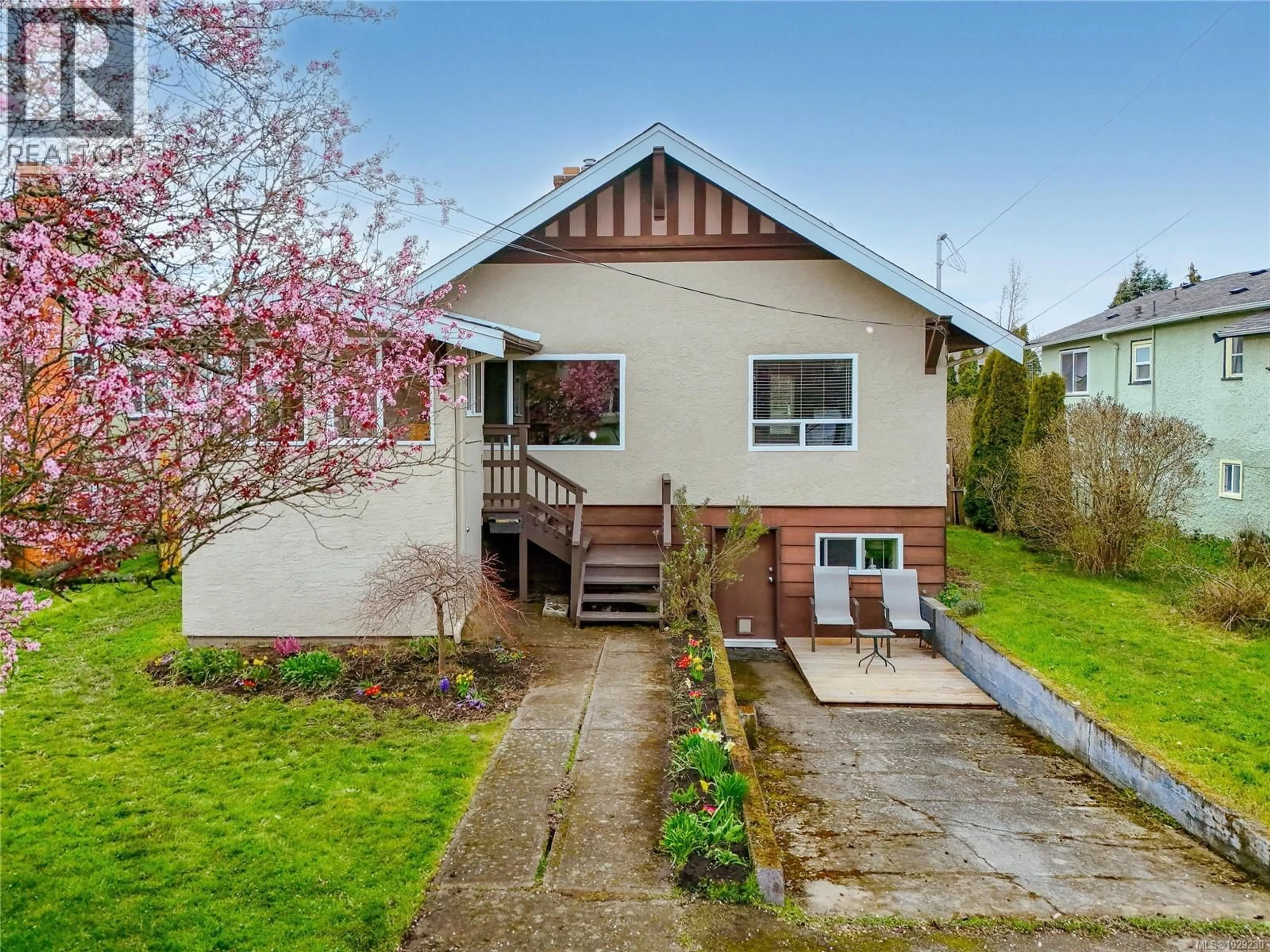 Unknown for 3074 EARL GREY STREET, Saanich British Columbia V9A1W7