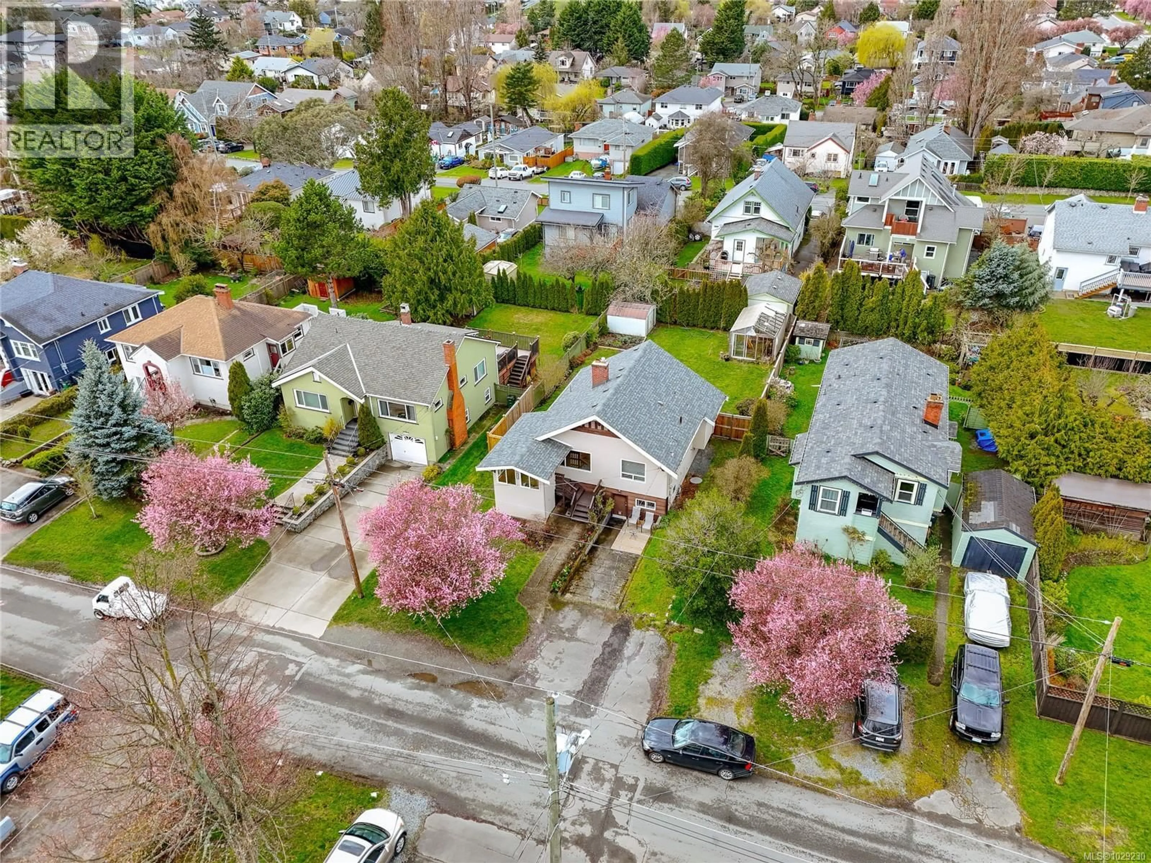 Unknown for 3074 EARL GREY STREET, Saanich British Columbia V9A1W7