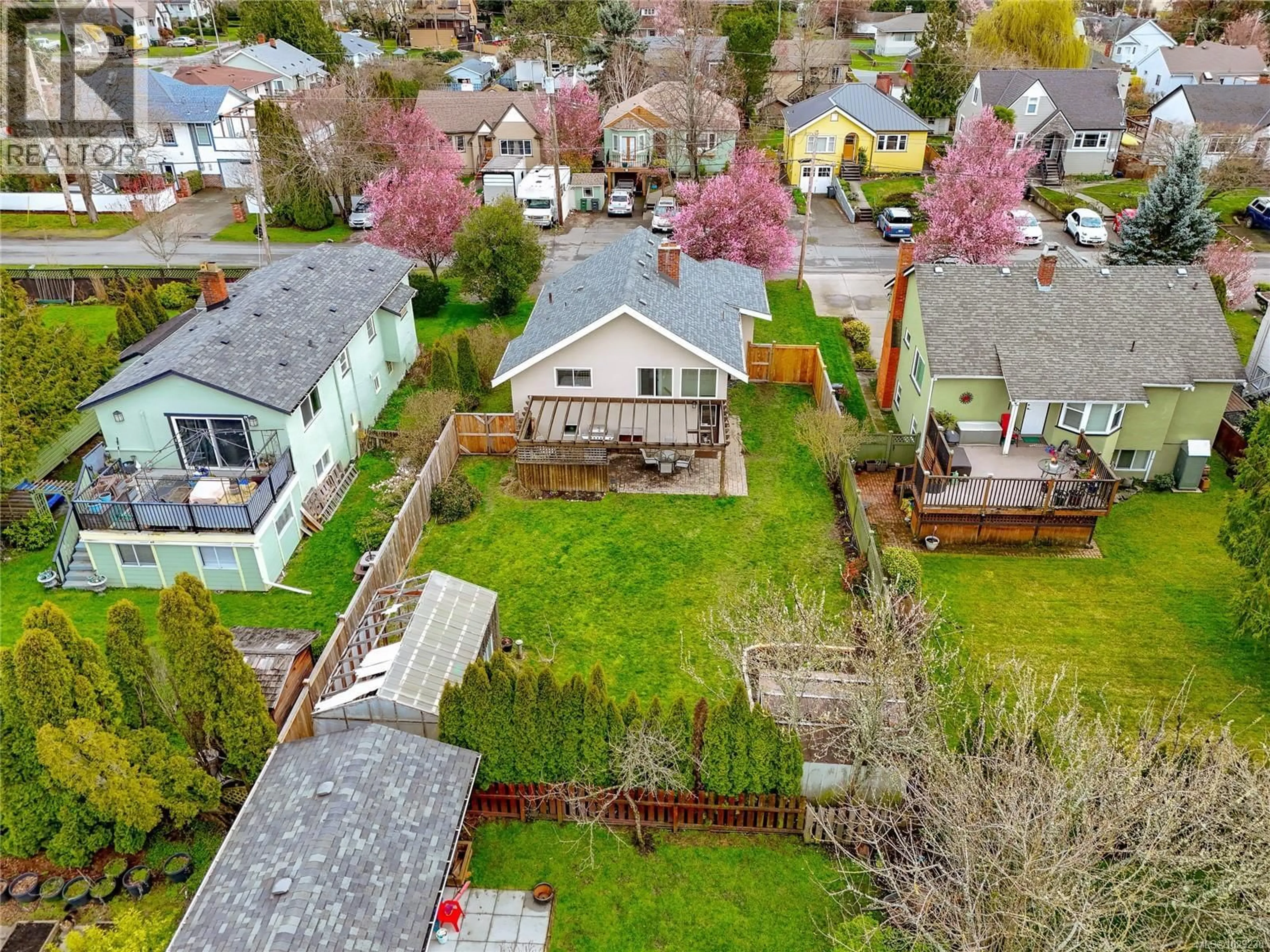 Unknown for 3074 EARL GREY STREET, Saanich British Columbia V9A1W7