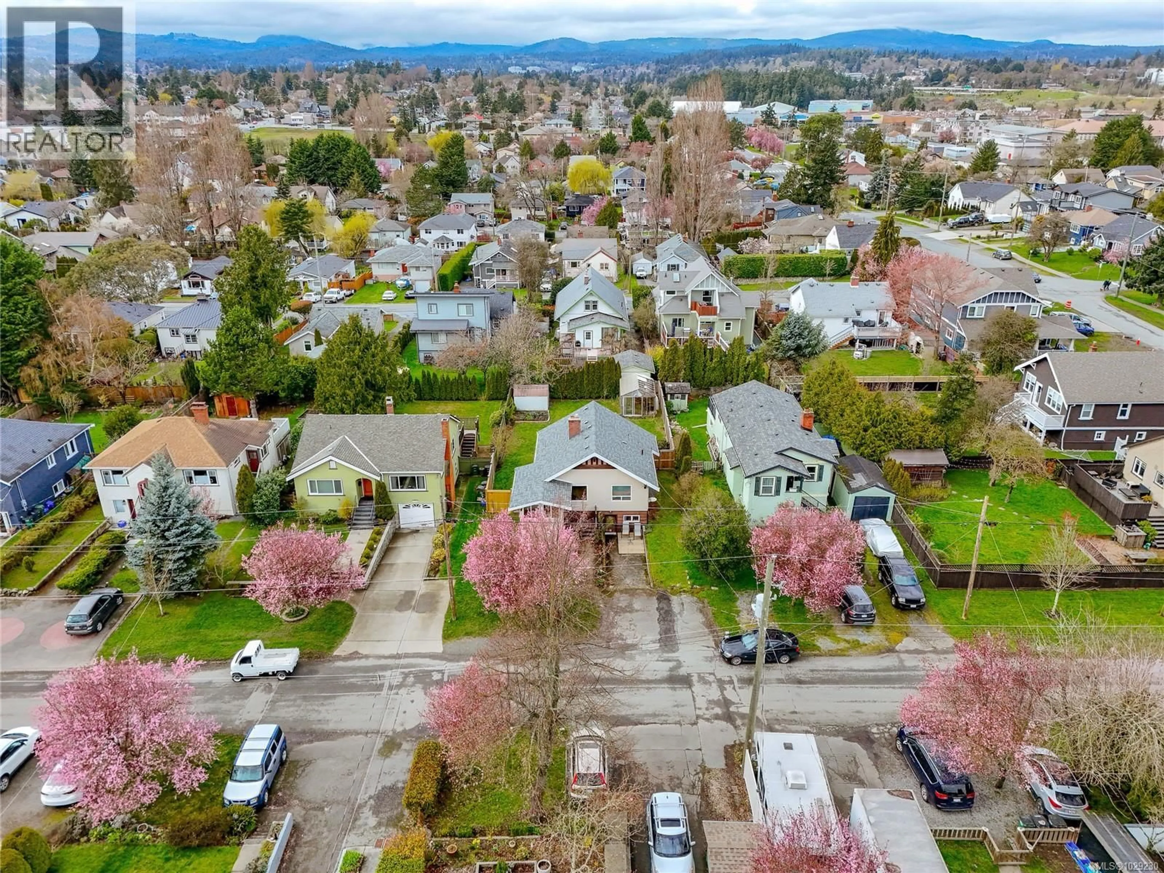 Unknown for 3074 EARL GREY STREET, Saanich British Columbia V9A1W7