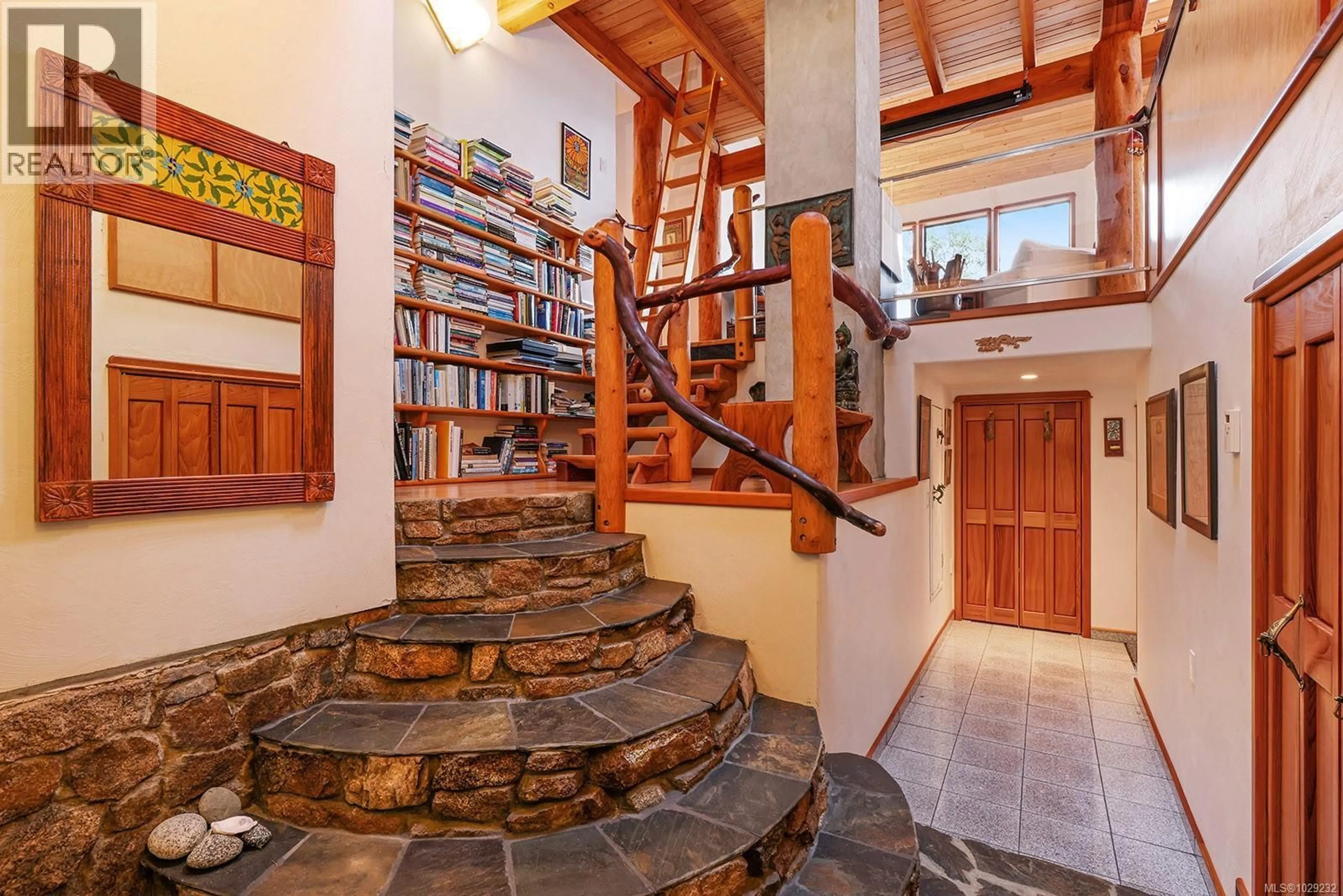 Indoor foyer for 1704 TIBER BAY ROAD, Cortes Island British Columbia V0P1K0