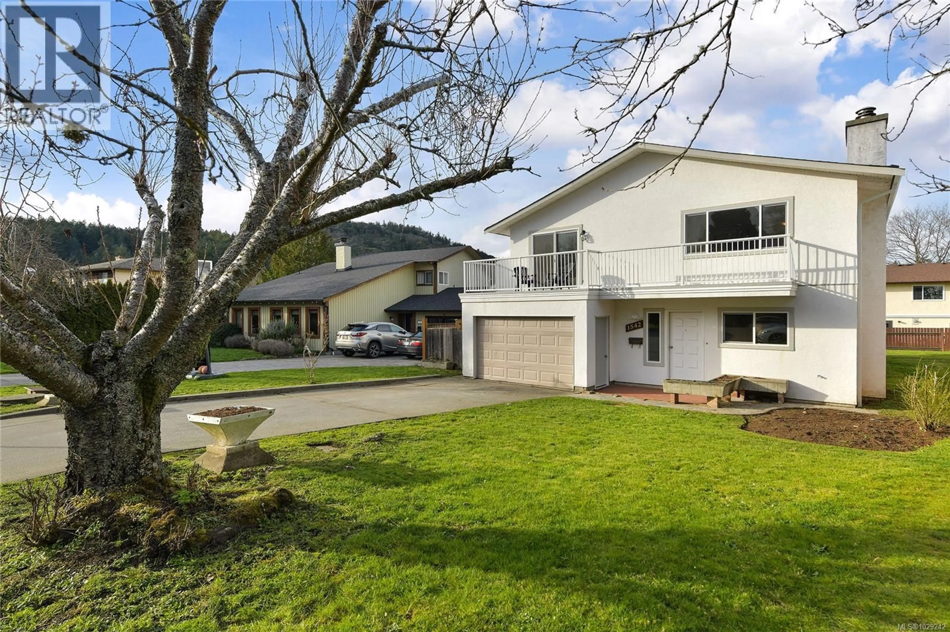 Unknown for 1542 SAN JUAN AVENUE, Saanich British Columbia V8N2L5