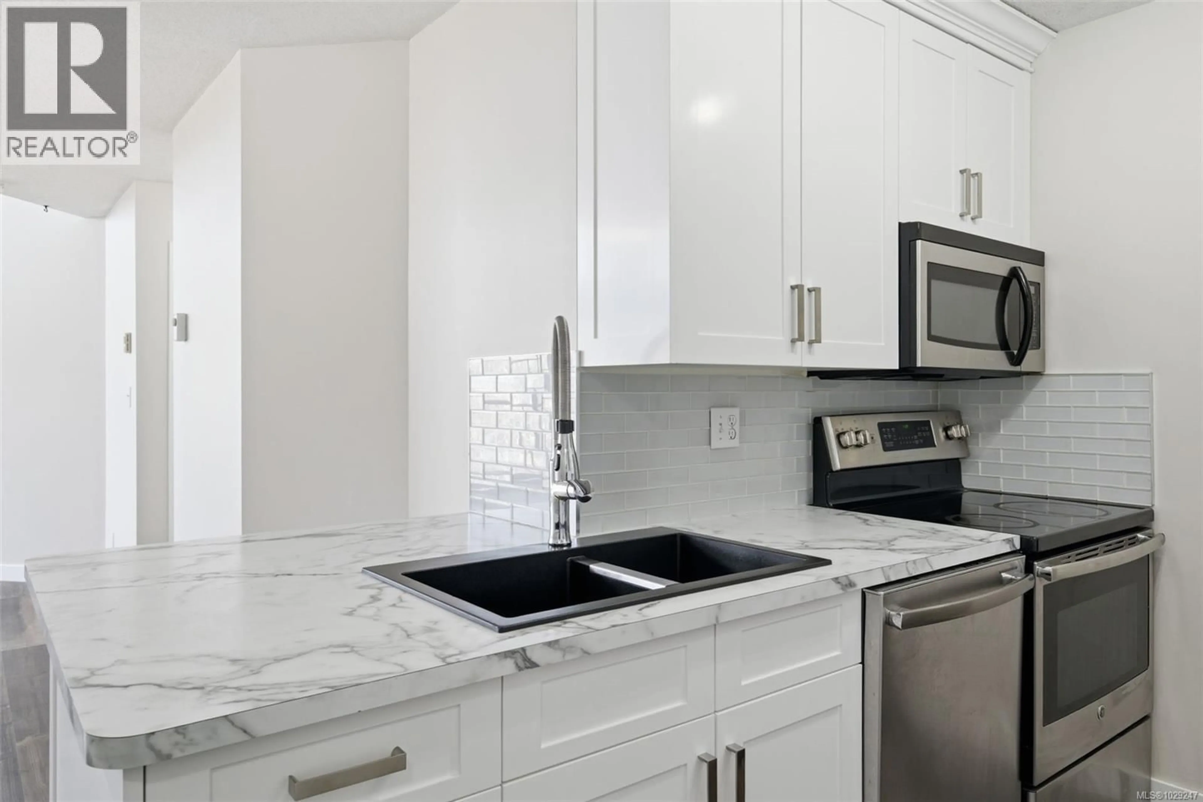 Standard kitchen, ceramic/tile floor for 408 - 2560 WARK STREET, Victoria British Columbia V8T4G8
