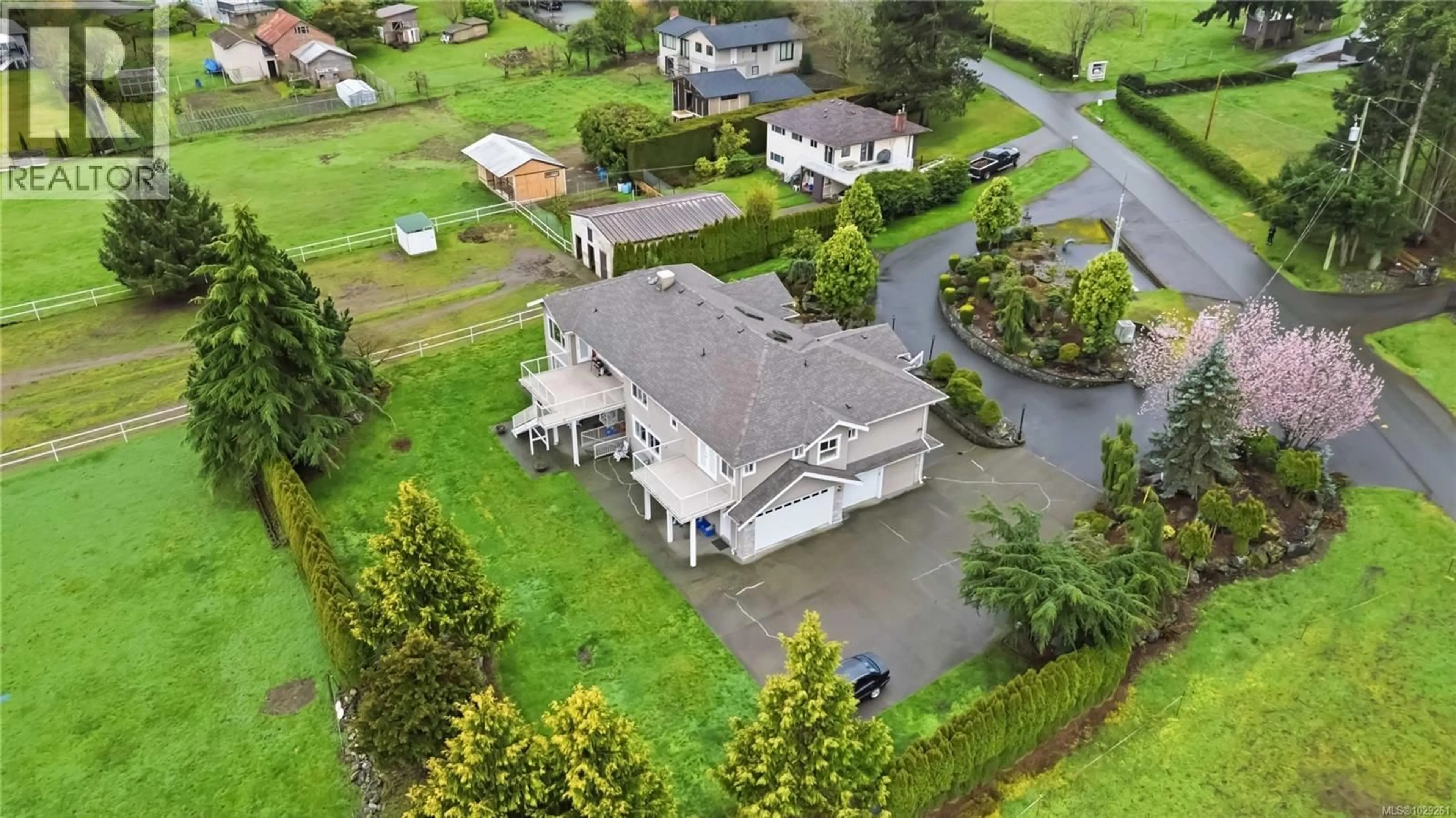 A pic from outside/outdoor area/front of a property/back of a property/a pic from drone, street for 5549 ALDERLEY ROAD, Saanich British Columbia V8Y1Y2
