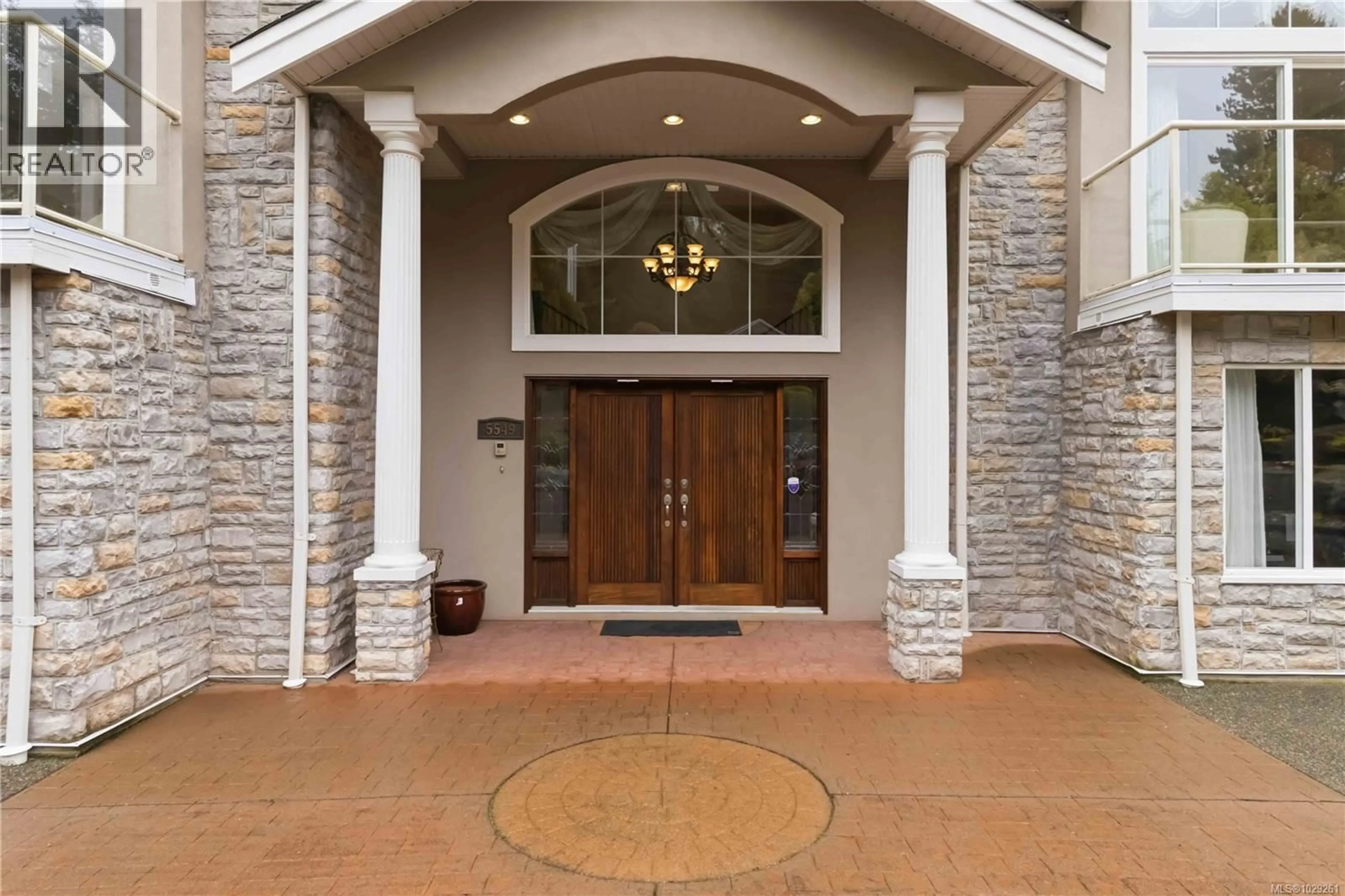 Indoor entryway for 5549 ALDERLEY ROAD, Saanich British Columbia V8Y1Y2