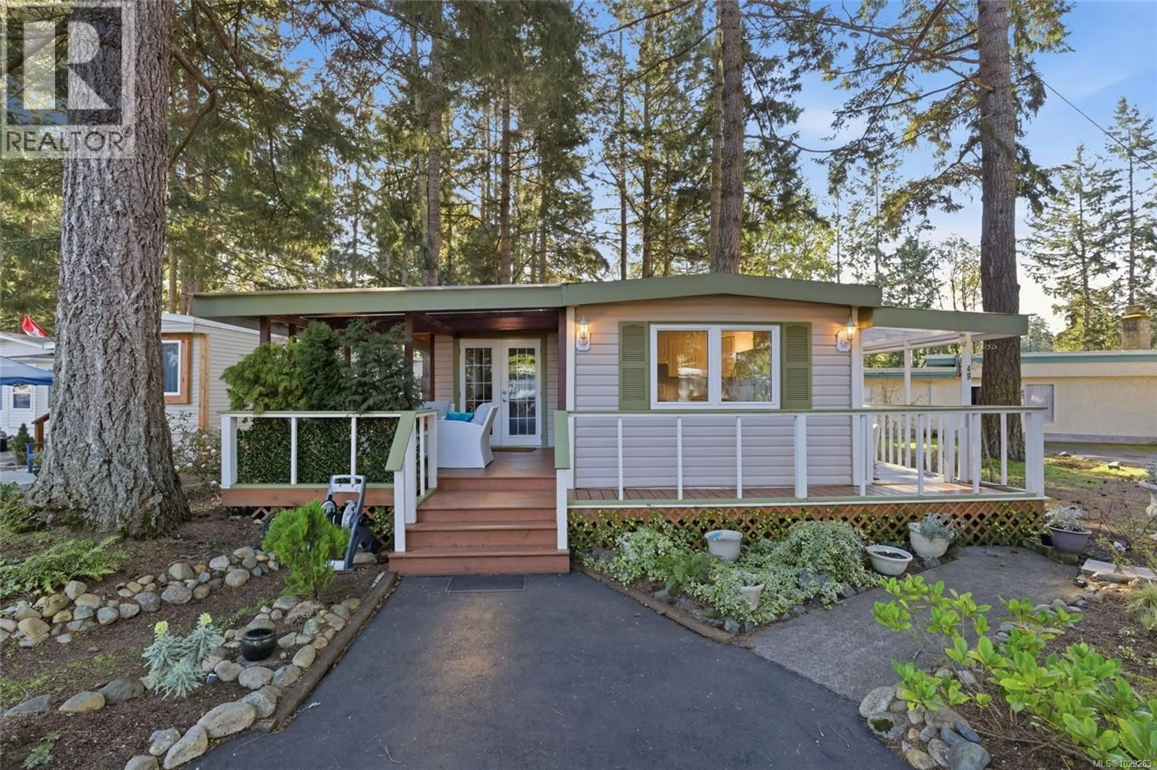 Home with vinyl exterior material, unknown for 49 - 1247 ARBUTUS ROAD, Parksville British Columbia V9P1R3