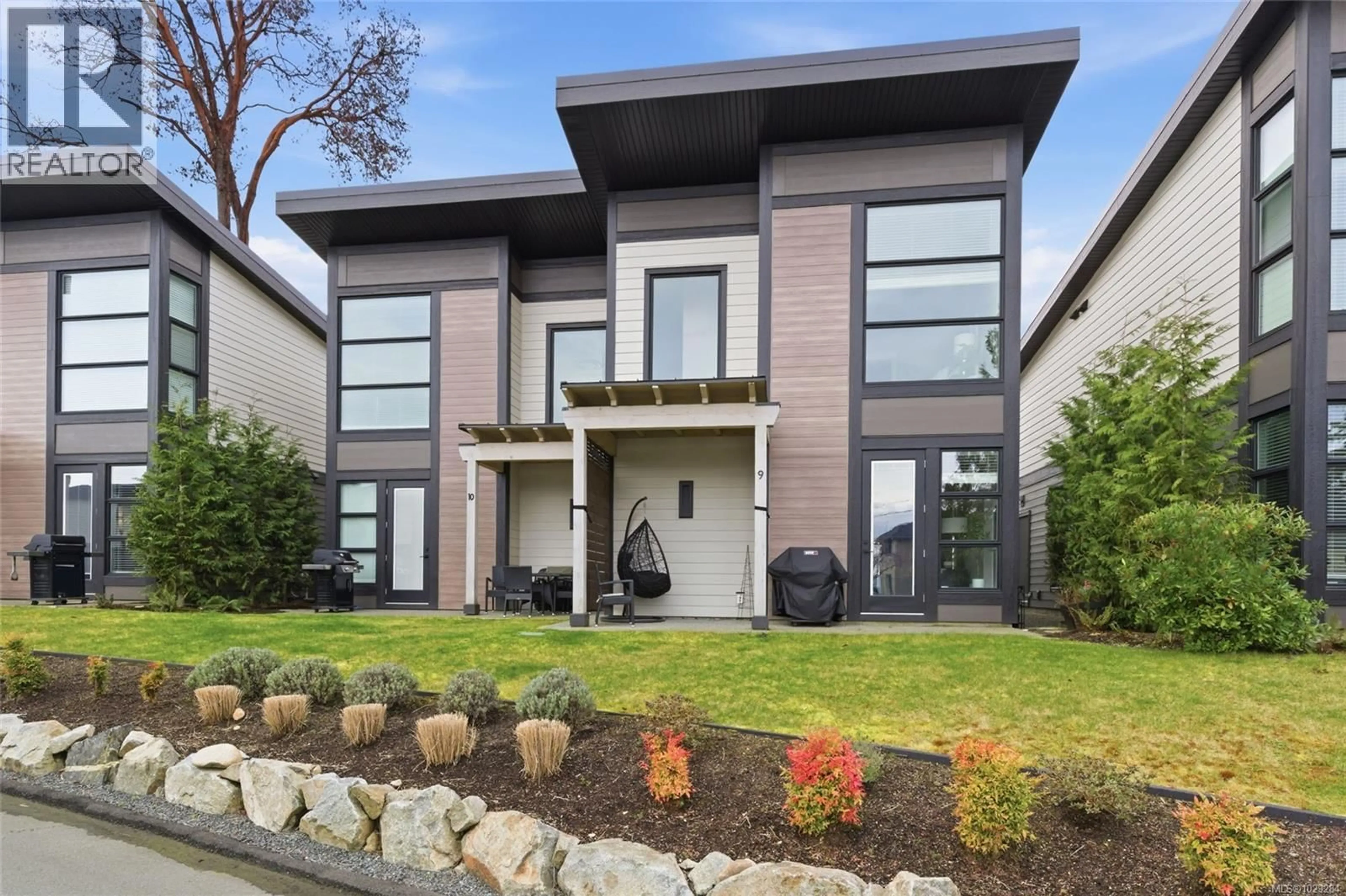 Home with brick exterior material, street for 9 - 1175 RESORT DRIVE, Parksville British Columbia V9P2E3