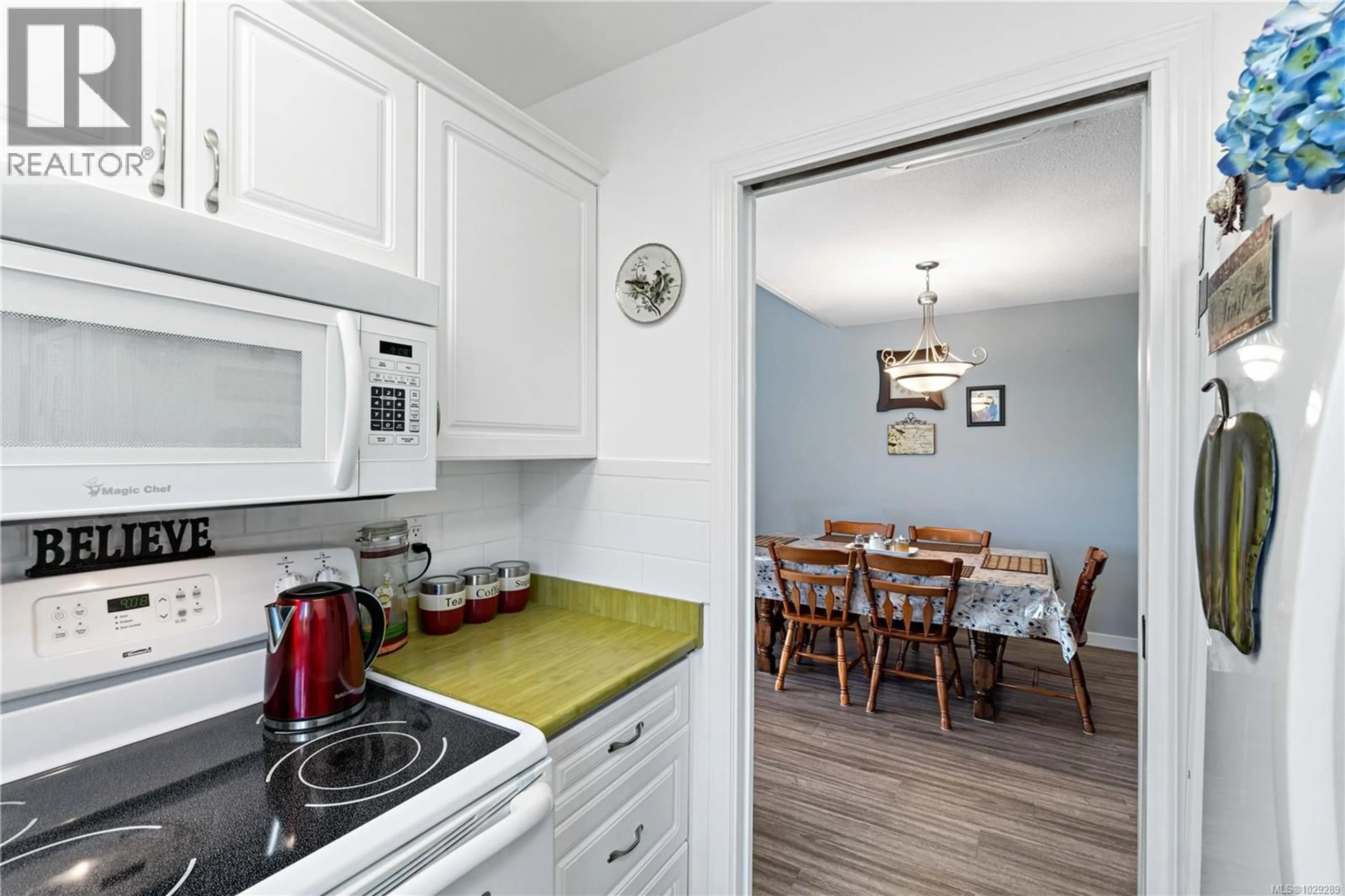 Standard kitchen, unknown for 65 - 120 FINHOLM STREET, Parksville British Columbia V9P1J6