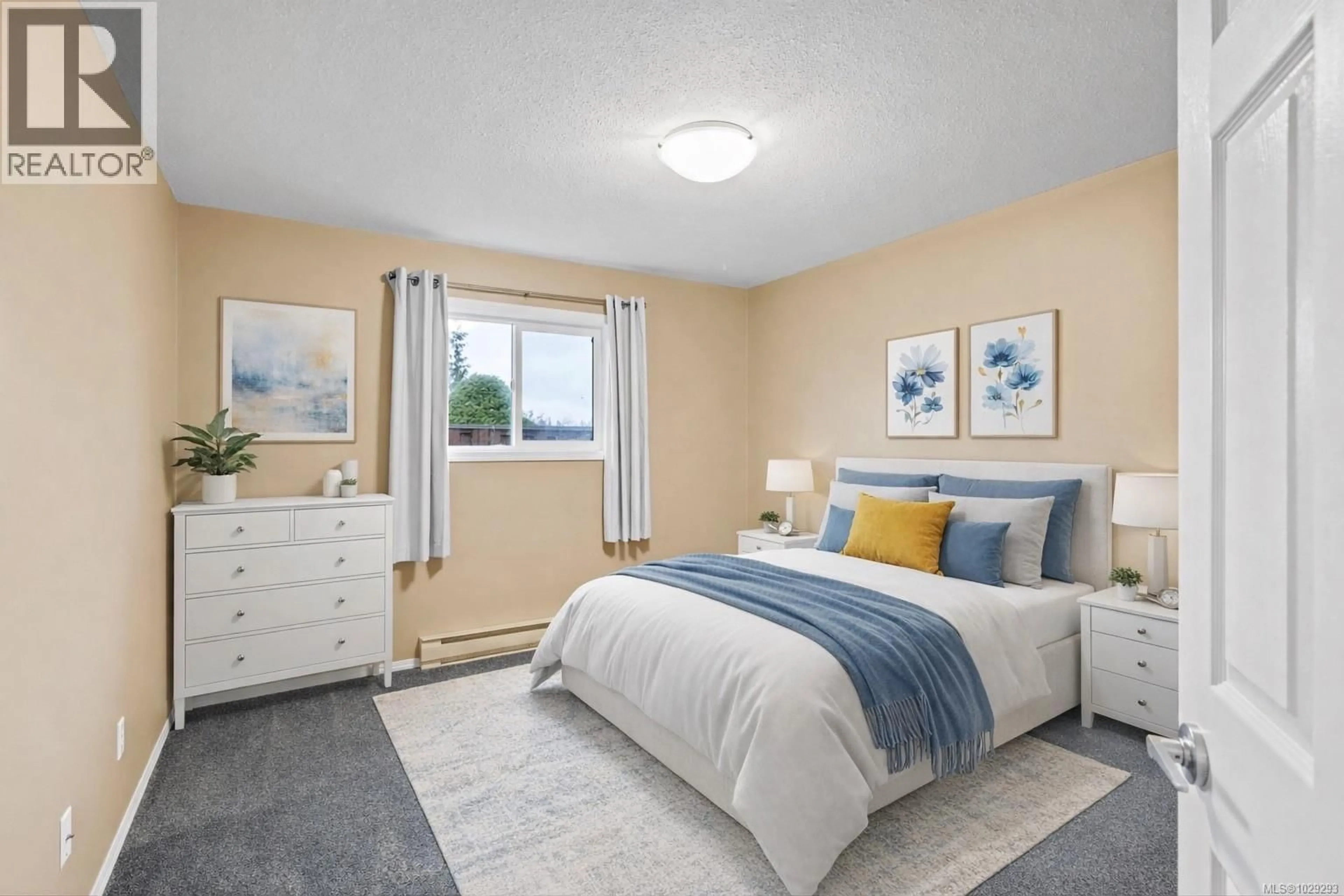 Bedroom with bed, carpet floor for 125 - 2191 MURRELET DRIVE, Comox British Columbia V9M3Y1