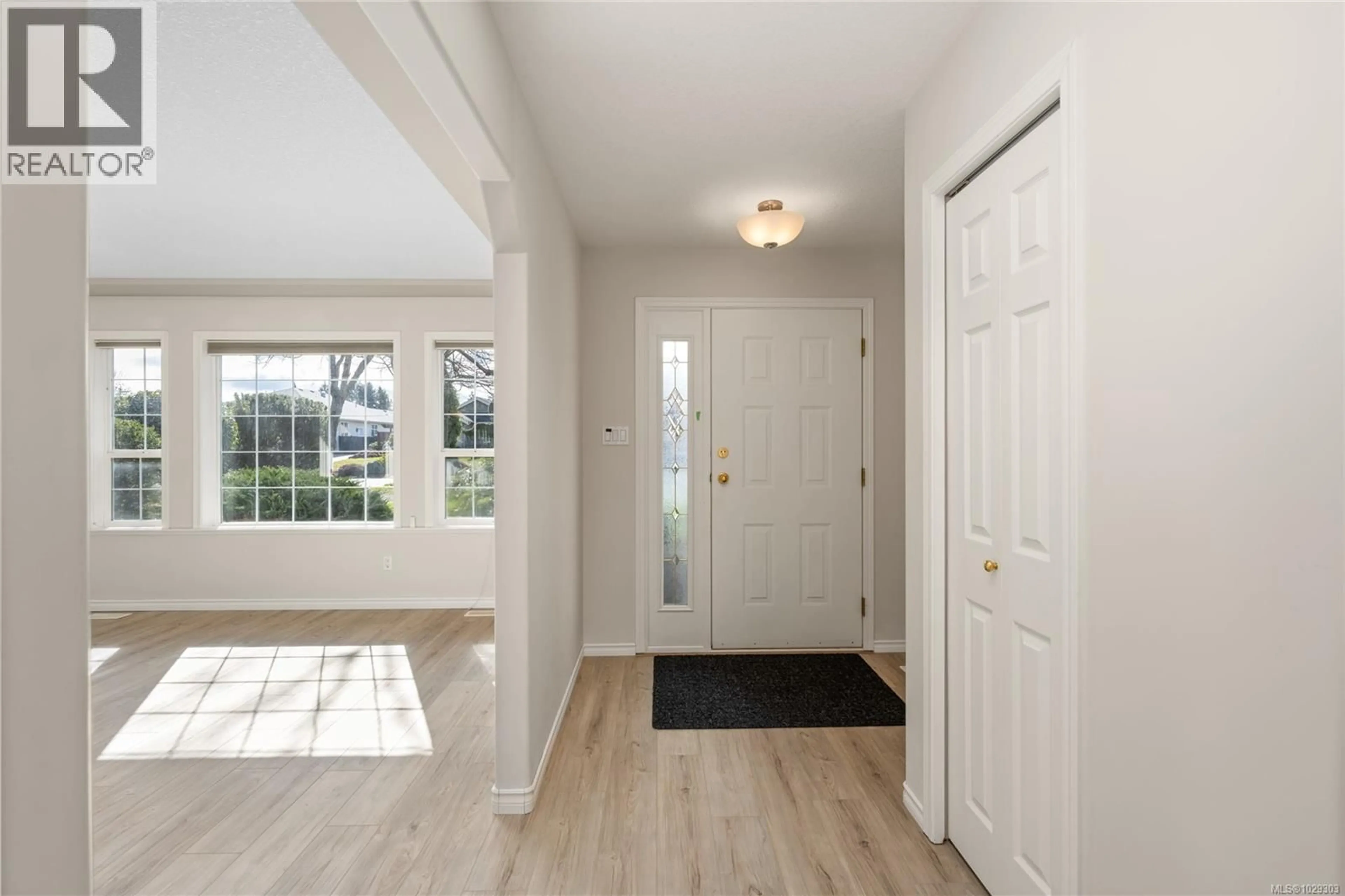 Indoor entryway for 1074 TARA CRESCENT, French Creek British Columbia V9P2W5