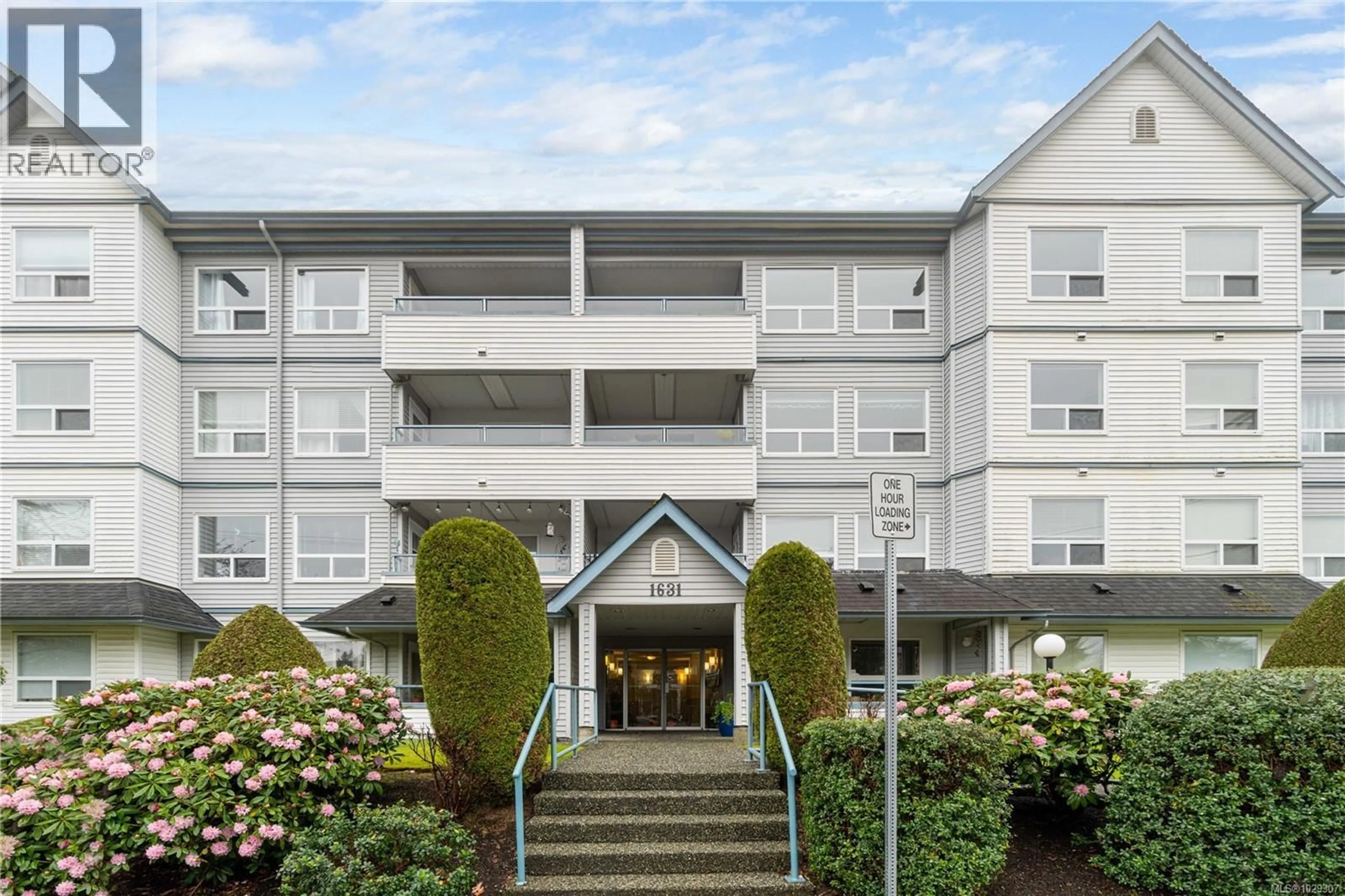 Indoor foyer for 406 - 1631 DUFFERIN CRESCENT, Nanaimo British Columbia V9S5T4