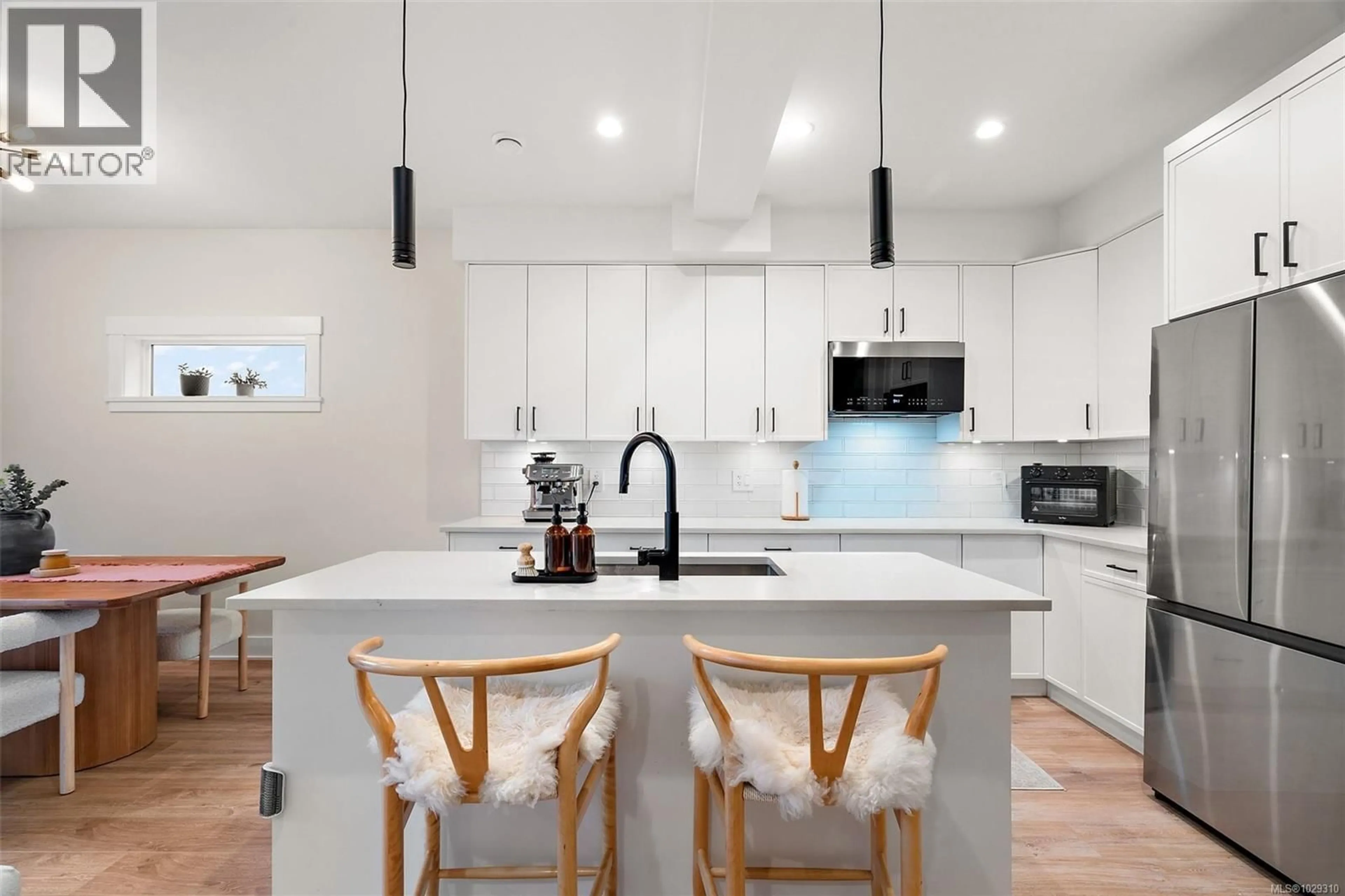 Contemporary kitchen, ceramic/tile floor for 1109 MOONSTONE LOOP, Langford British Columbia V9B0Y6