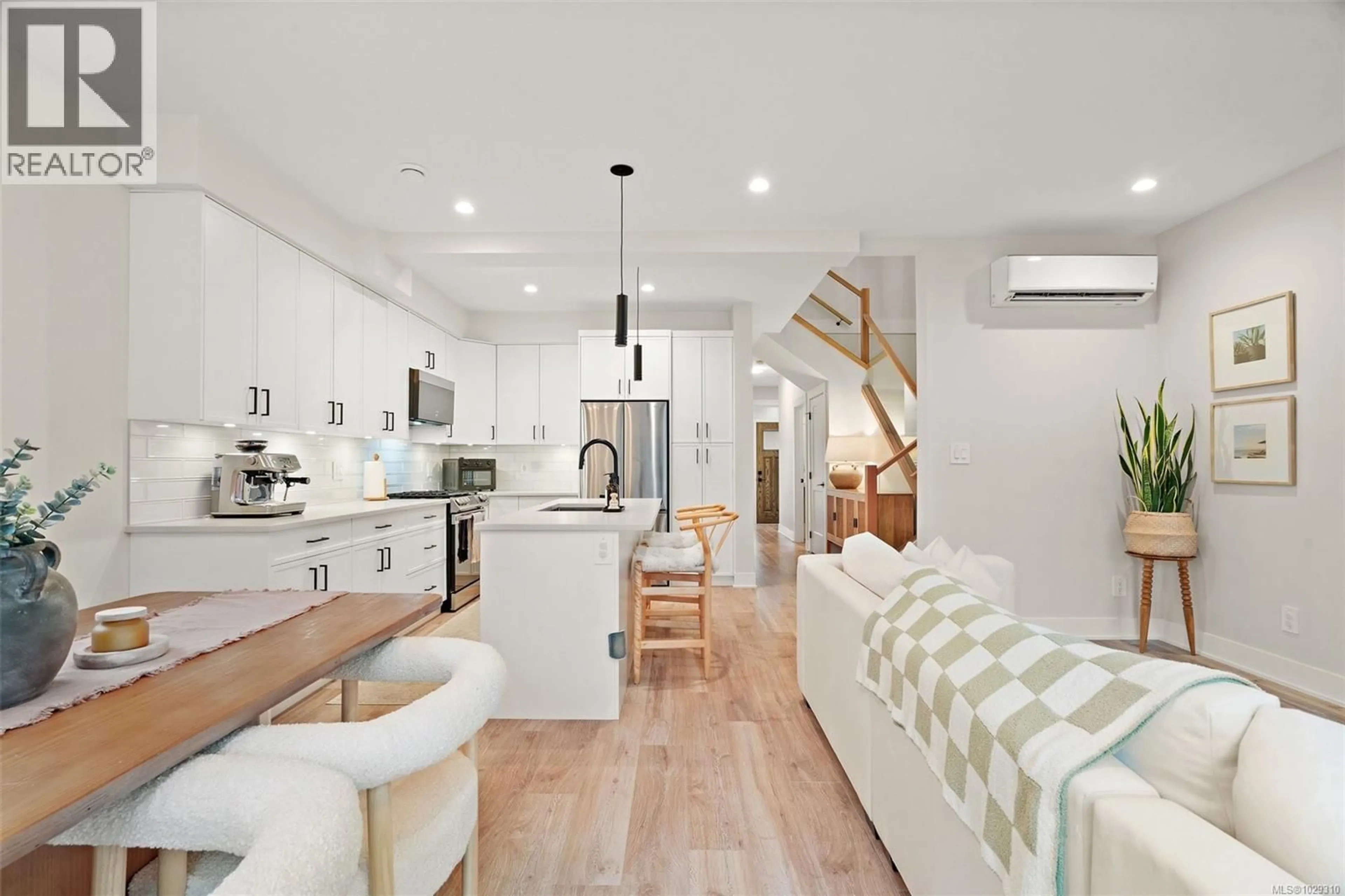 Open concept kitchen, unknown for 1109 MOONSTONE LOOP, Langford British Columbia V9B0Y6