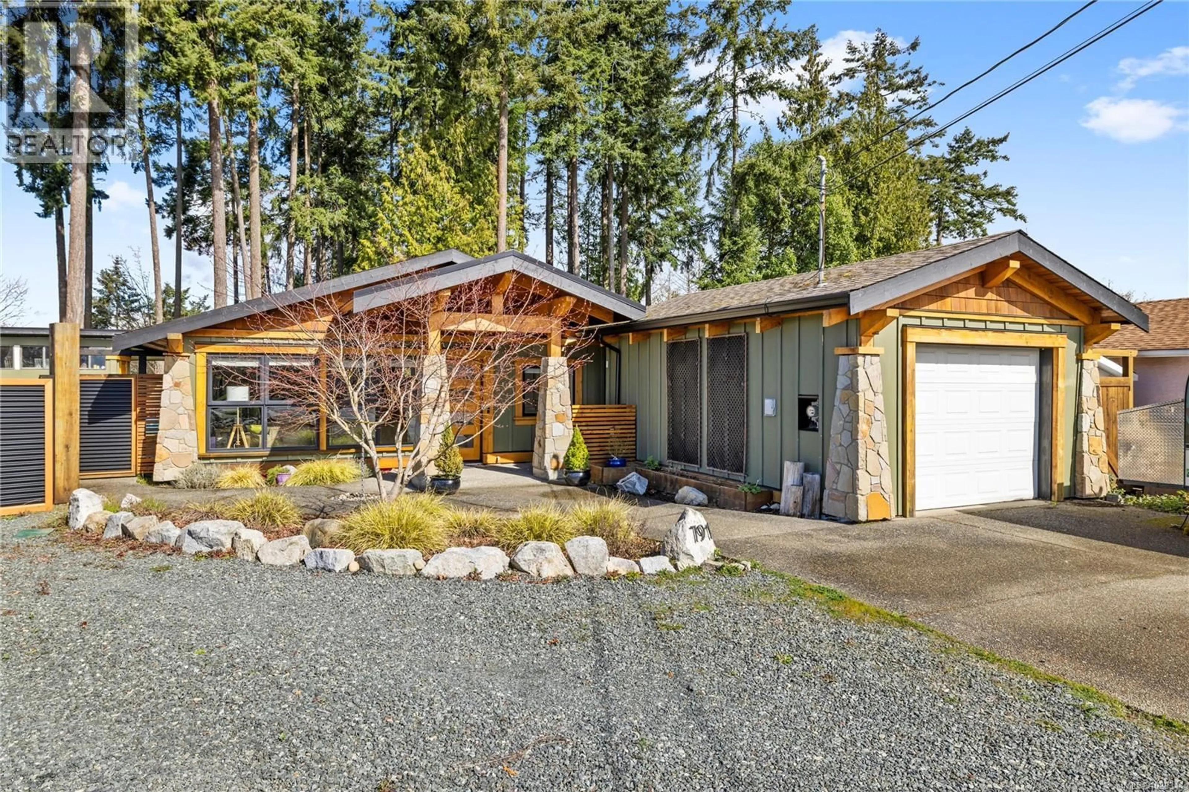 Home with vinyl exterior material, street for 791 FORSYTH AVENUE, Parksville British Columbia V9P1E5