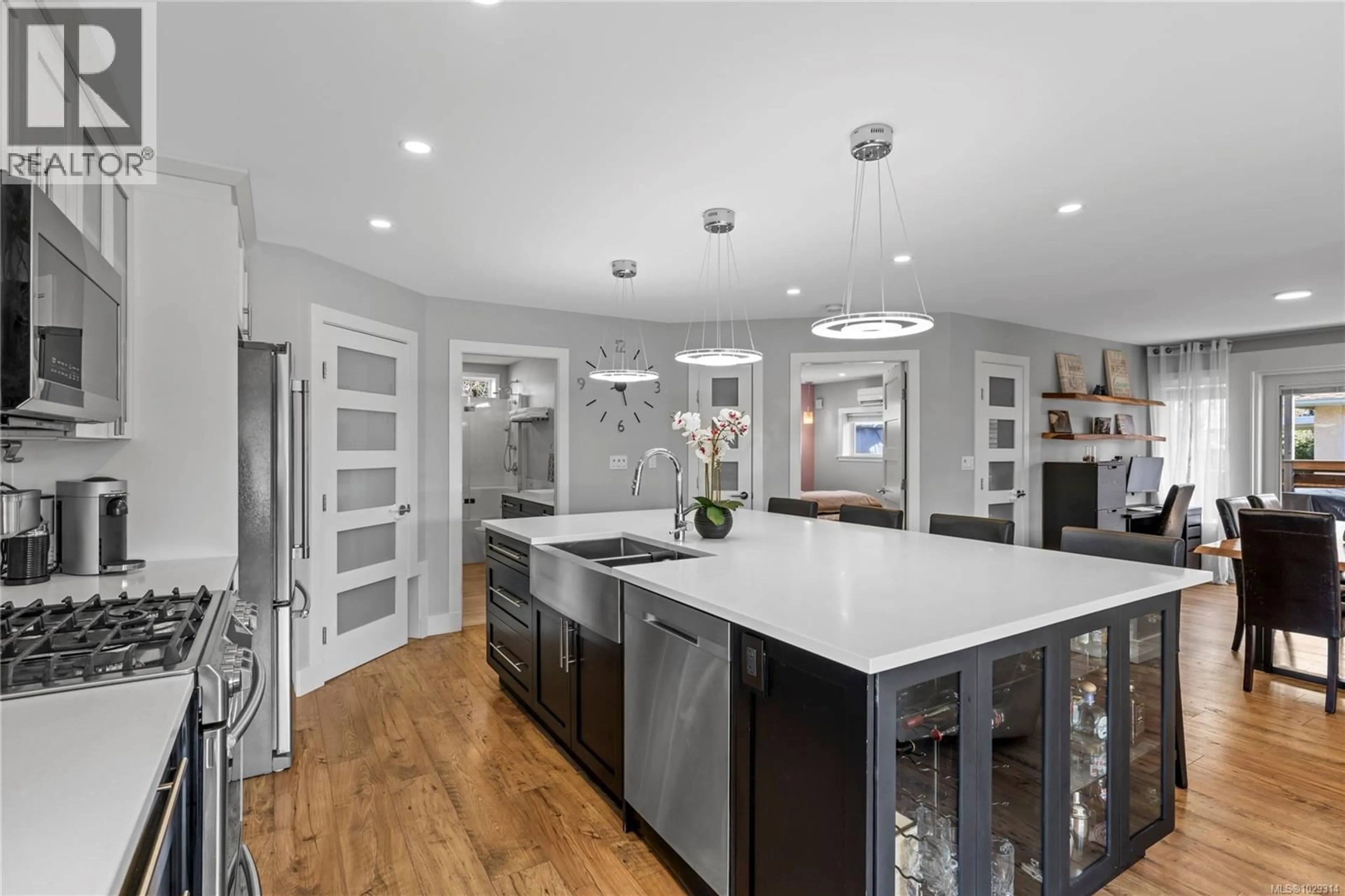 Contemporary kitchen, unknown for 791 FORSYTH AVENUE, Parksville British Columbia V9P1E5