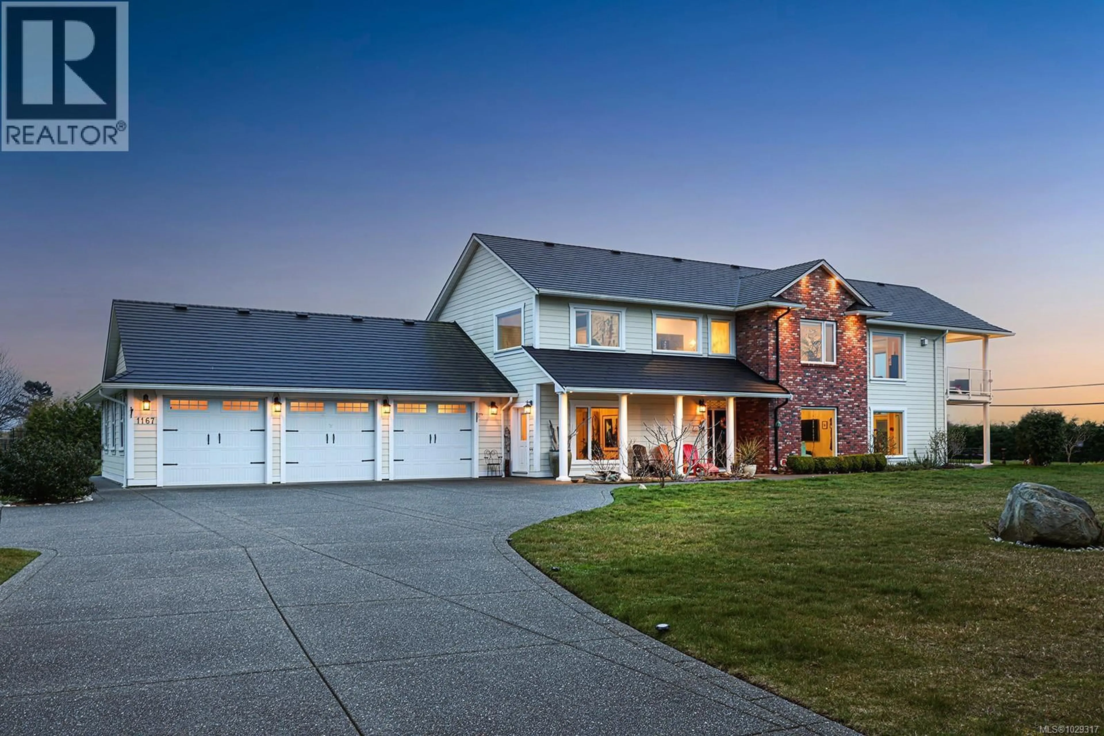 Home with vinyl exterior material, building for 1167 TARA ROAD, Comox British Columbia V9M3T5