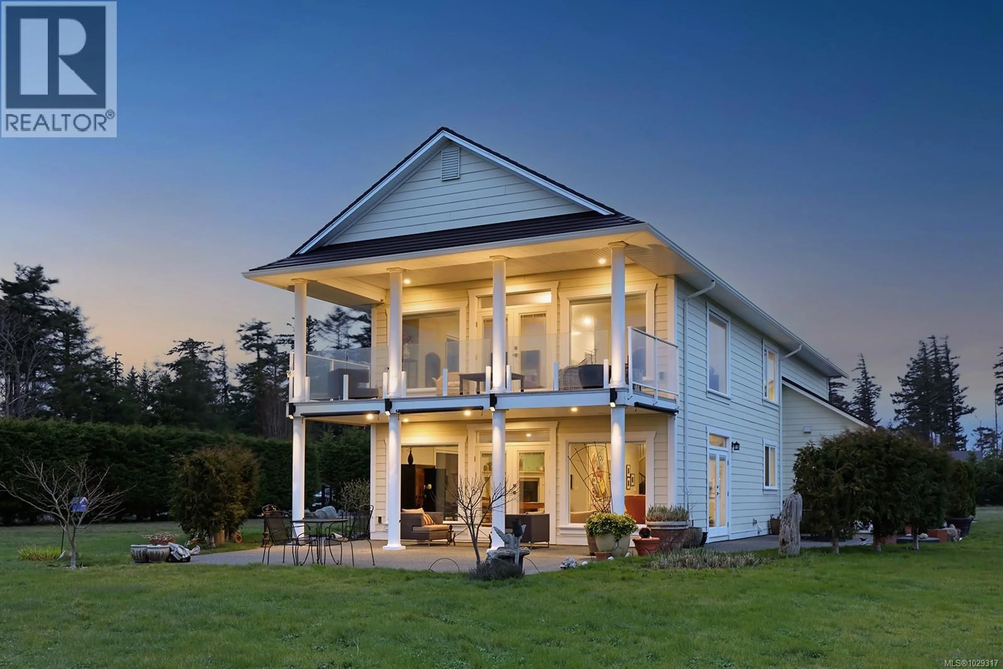 Home with vinyl exterior material, building for 1167 TARA ROAD, Comox British Columbia V9M3T5