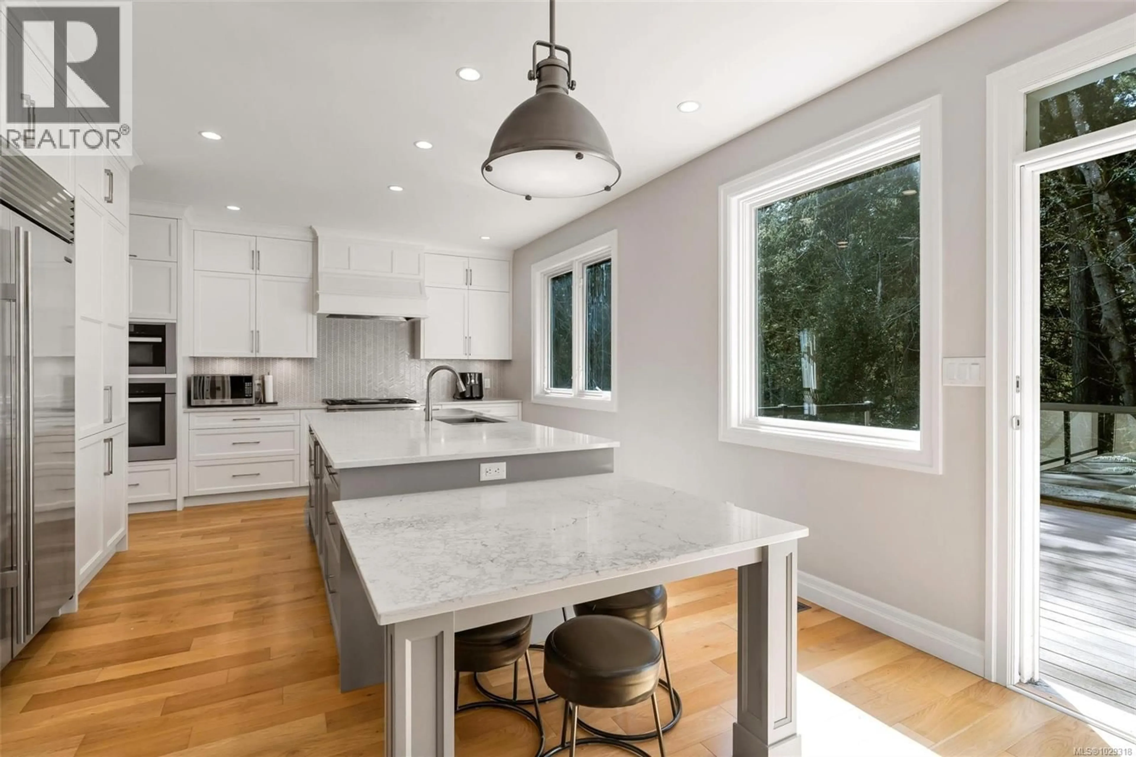 Open concept kitchen, unknown for 805 DEL MONTE LANE, Saanich British Columbia V8Y3H2
