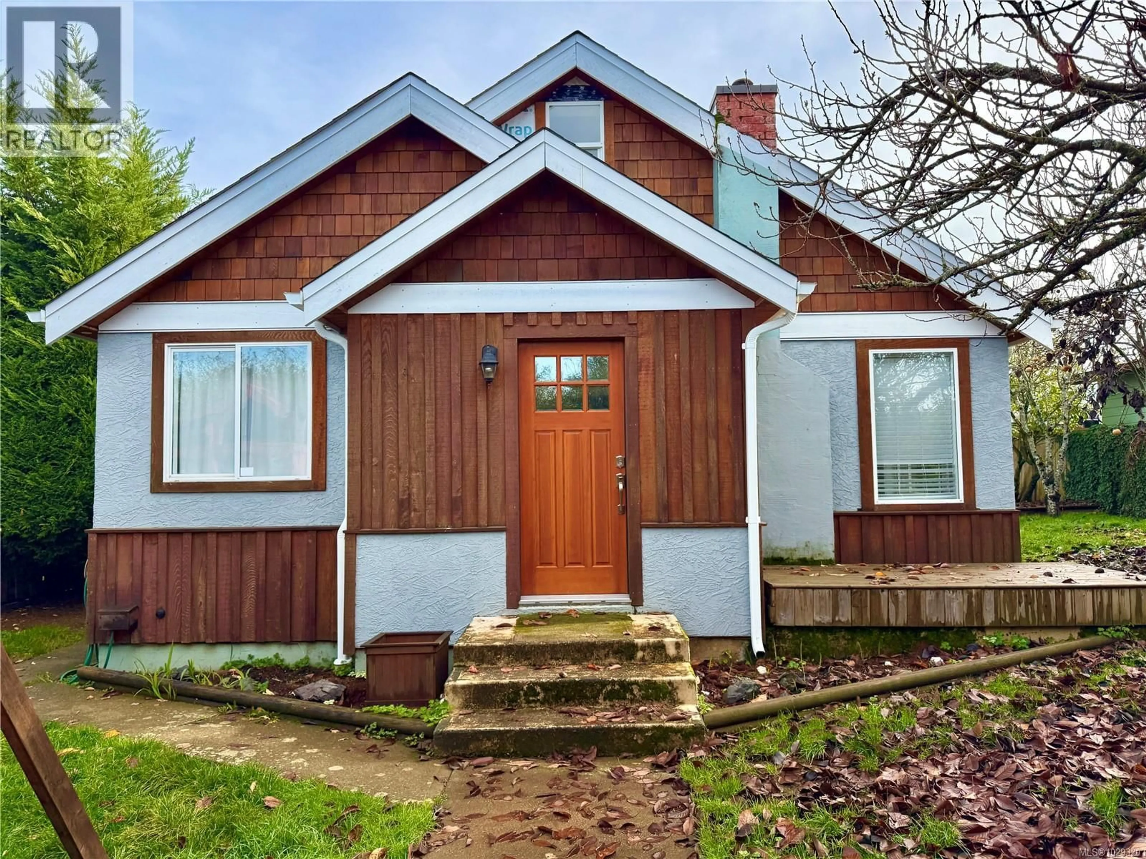 Home with vinyl exterior material, street for 4021 8TH AVENUE, Port Alberni British Columbia V9Y4S3