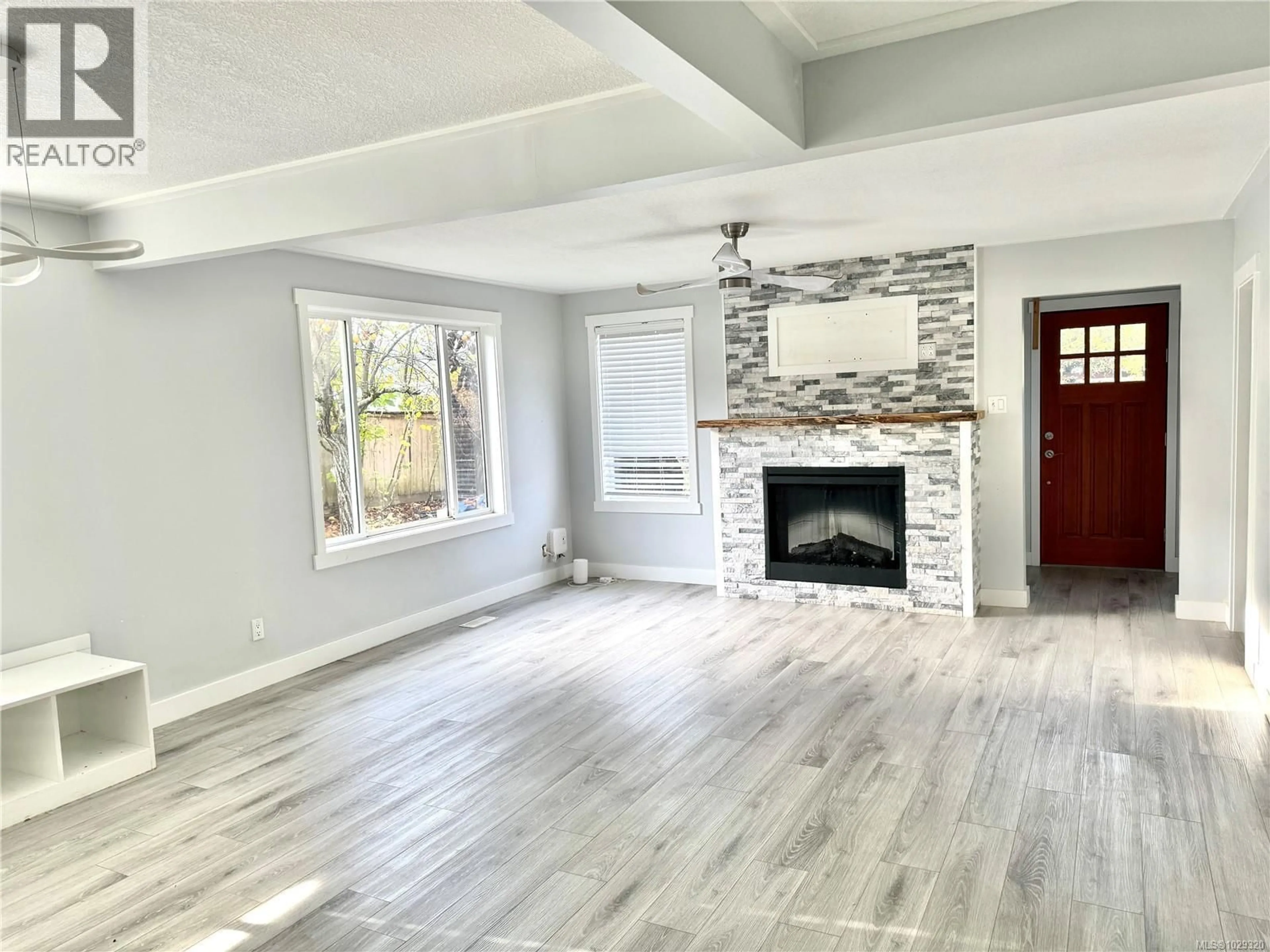 Living room with furniture, unknown for 4021 8TH AVENUE, Port Alberni British Columbia V9Y4S3