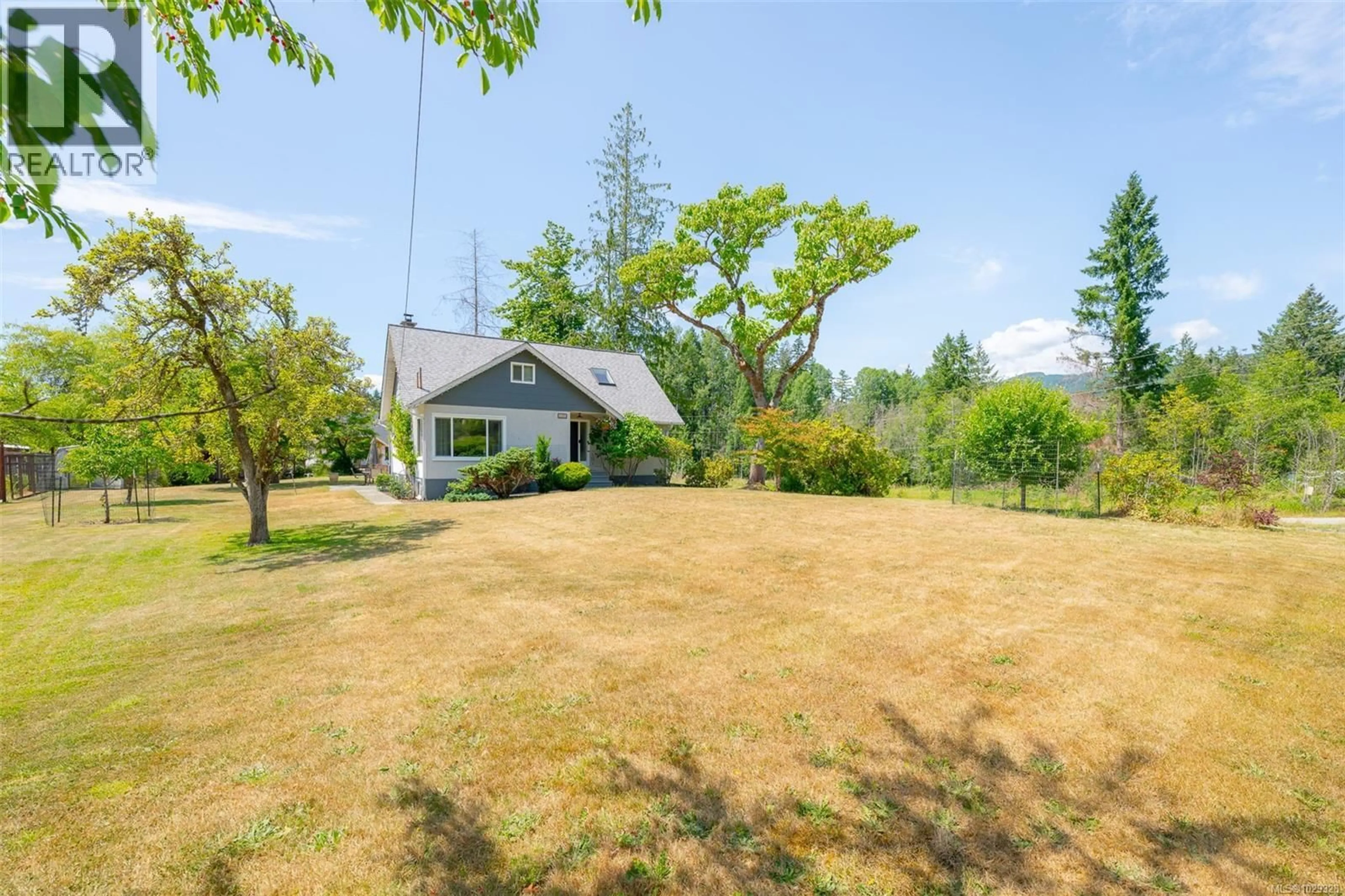 A pic from outside/outdoor area/front of a property/back of a property/a pic from drone, mountain view for 6088 RENTON ROAD SOUTH, Port Alberni British Columbia V9Y8R8
