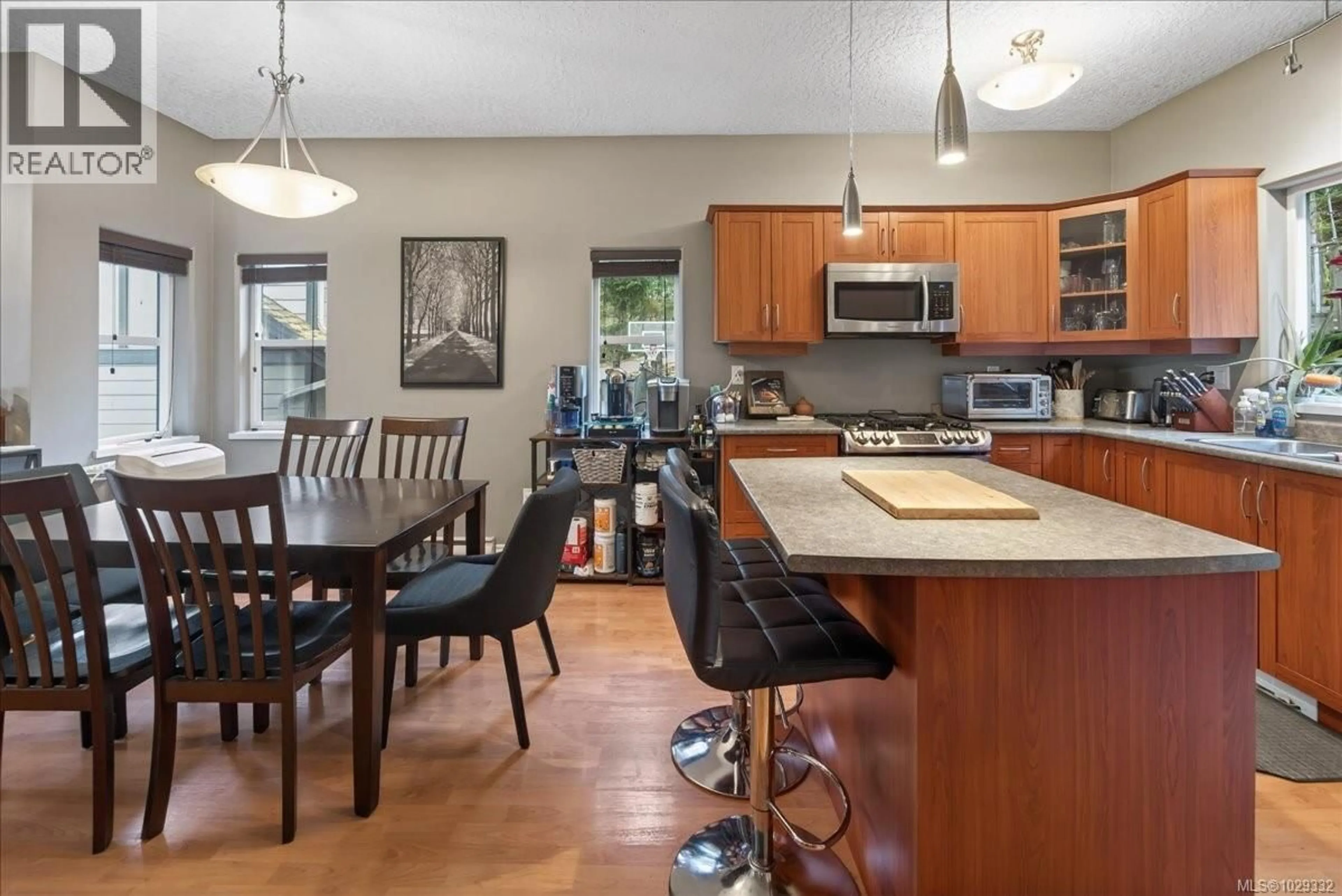 Open concept kitchen, unknown for 573 KINGSVIEW RIDGE, Langford British Columbia V9B6T7