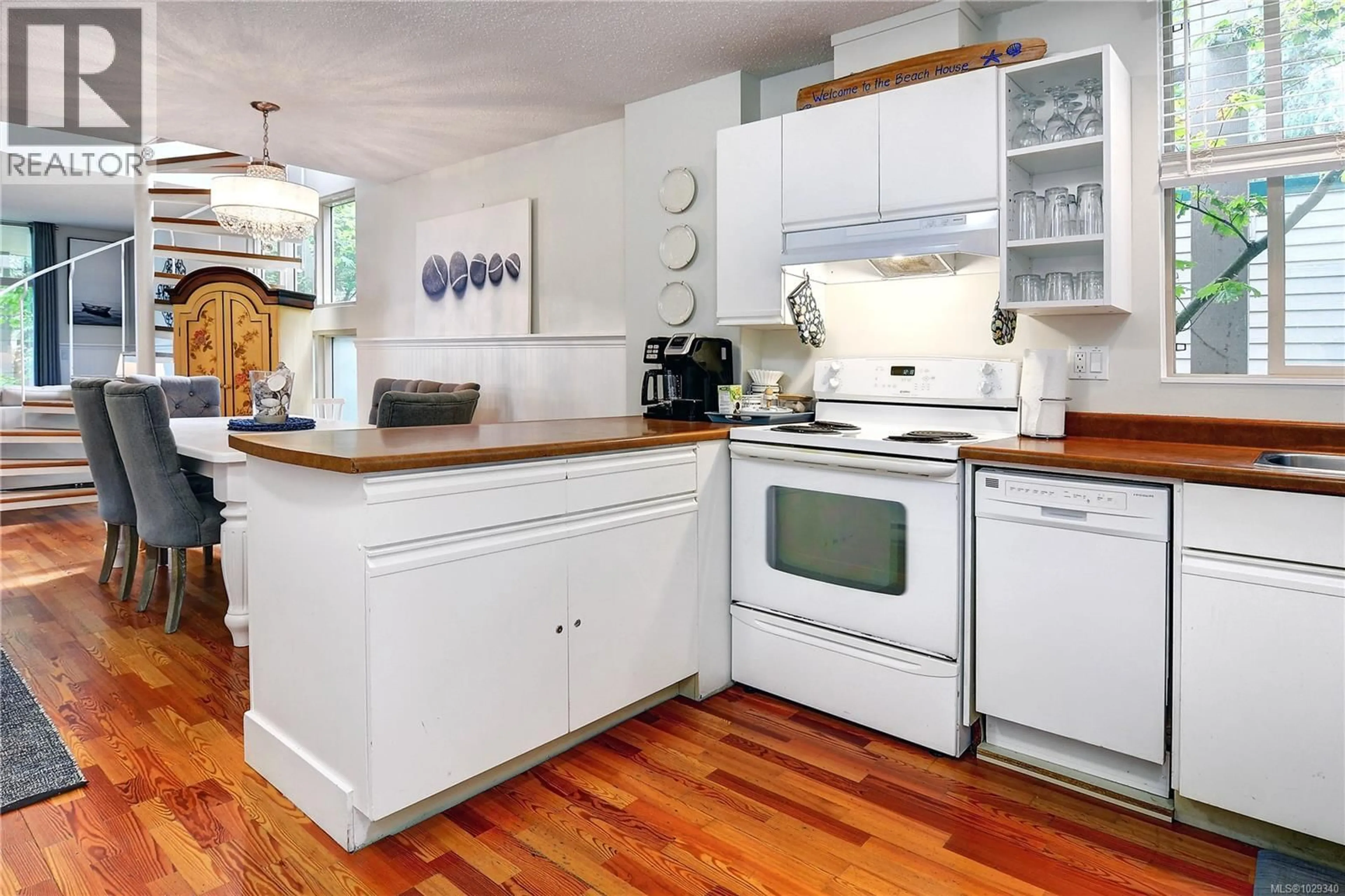 Open concept kitchen, wood/laminate floor for 125/225 - 3600 YELLOW POINT ROAD, Nanaimo British Columbia V9G1E8