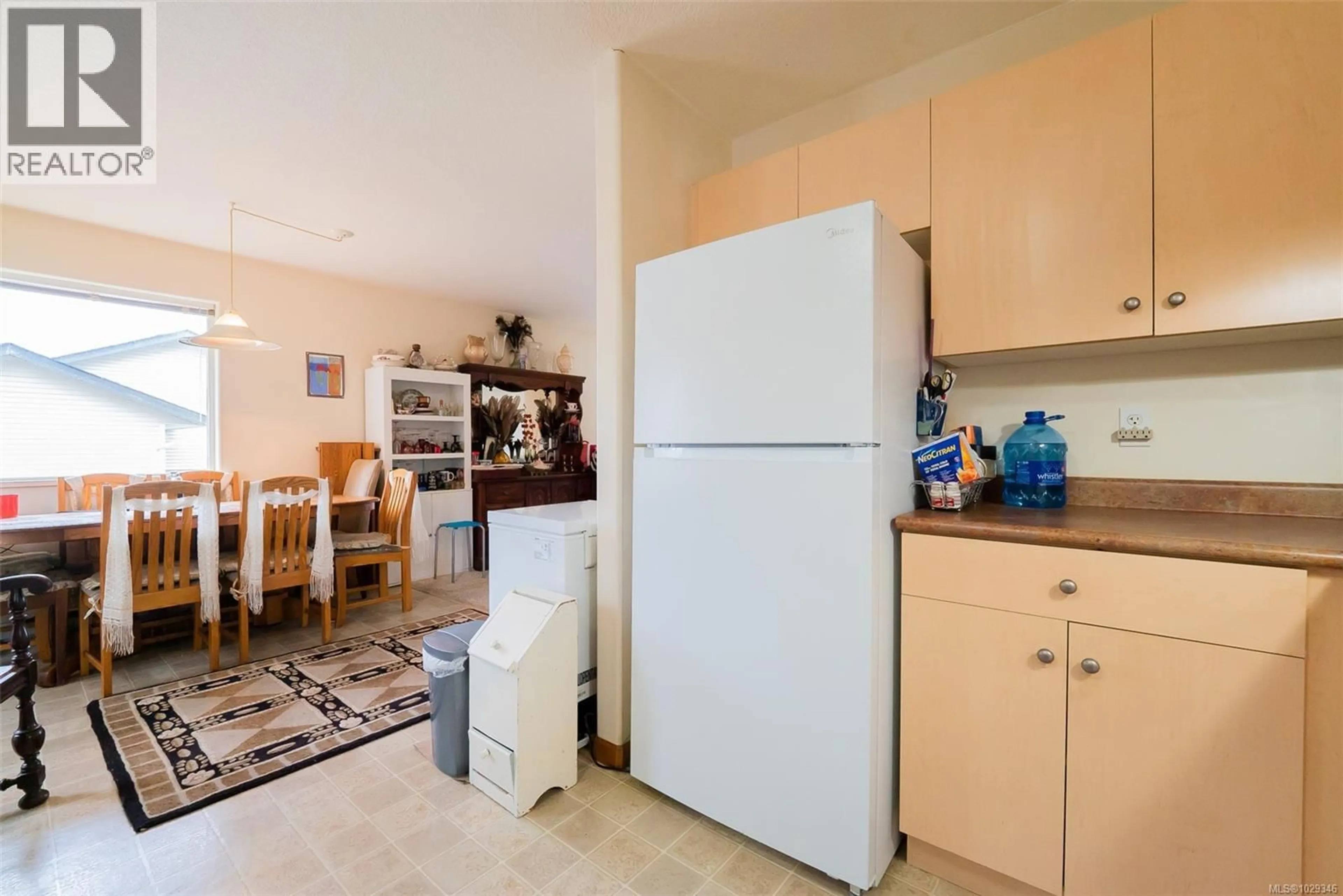 Standard kitchen, ceramic/tile floor for 297 HARWELL ROAD, Nanaimo British Columbia V9R6V4