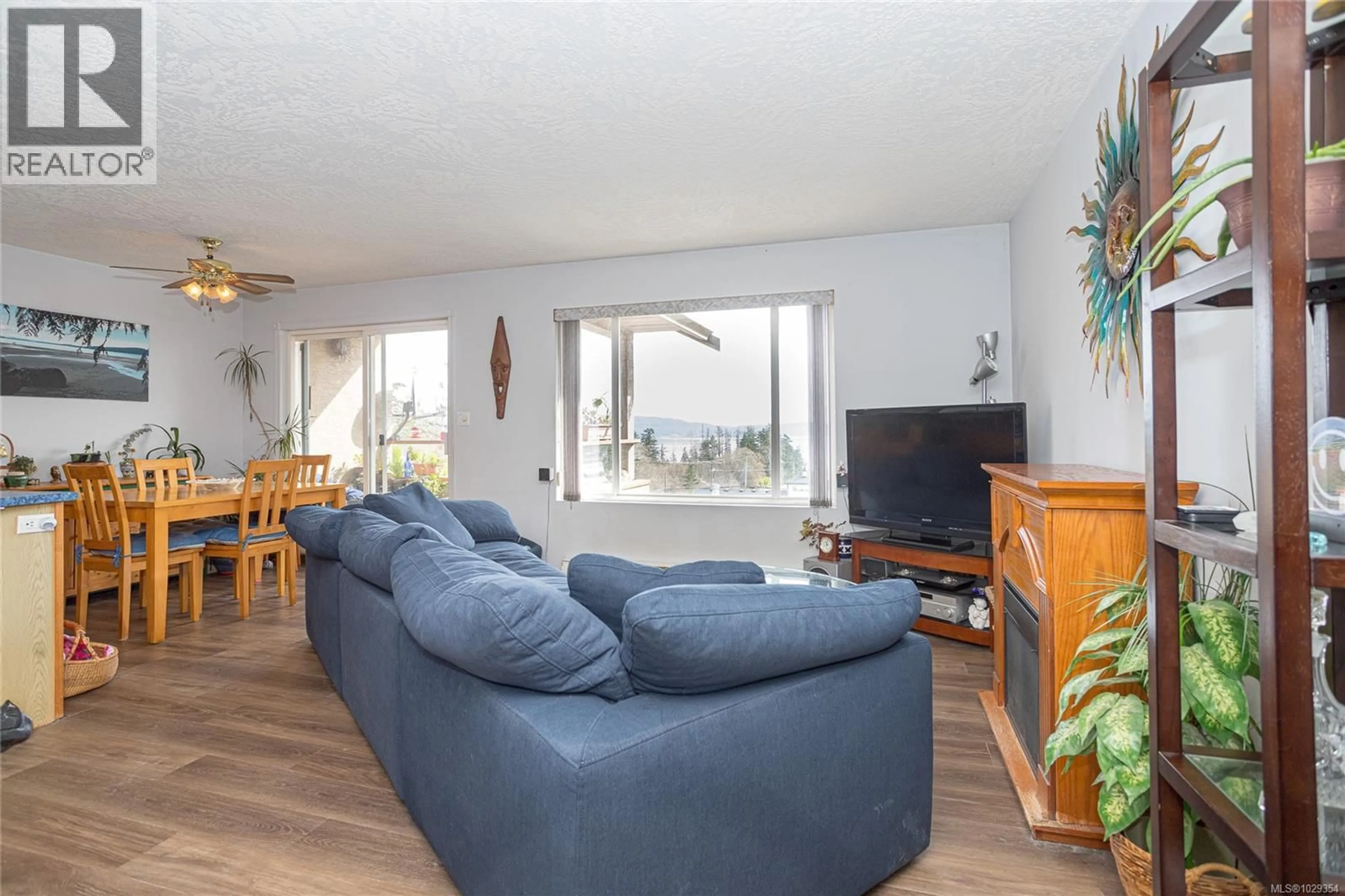 Living room with furniture, unknown for 7 - 8150 ARTHUR STREET, Crofton British Columbia V0R1R0