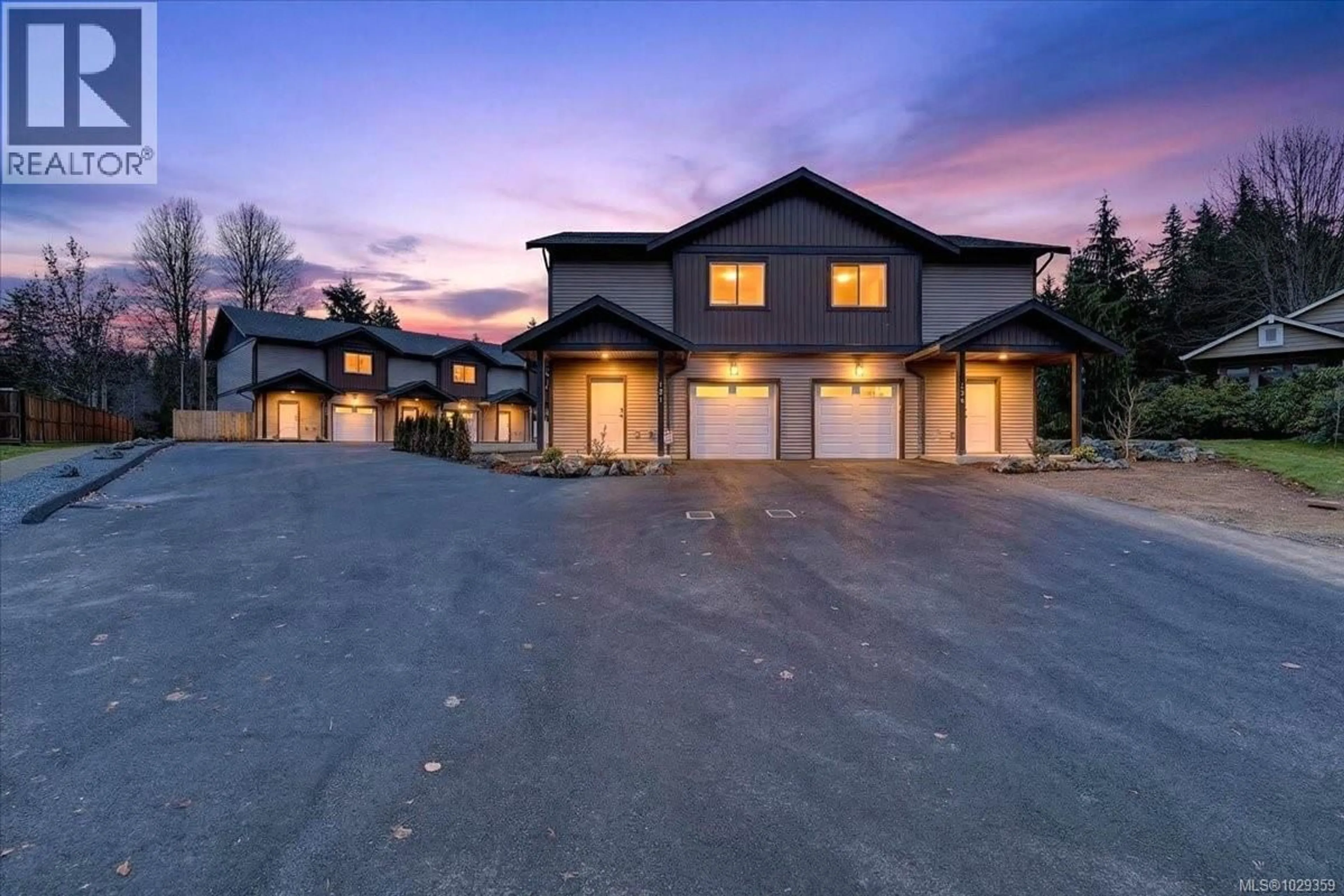 A pic from outside/outdoor area/front of a property/back of a property/a pic from drone, unknown for 101 - 5535 WOODLAND CRESCENT EAST, Port Alberni British Columbia V9Y8E6