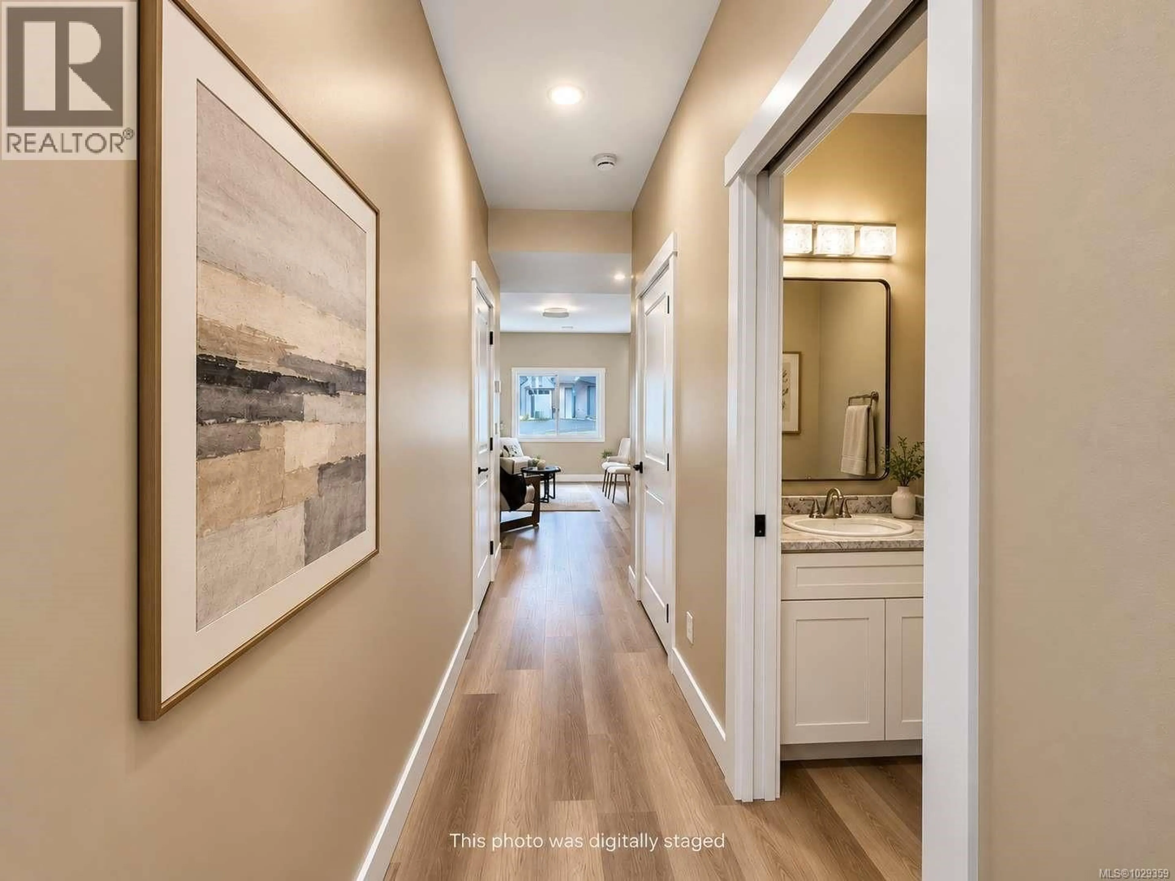 Indoor entryway for 101 - 5535 WOODLAND CRESCENT EAST, Port Alberni British Columbia V9Y8E6